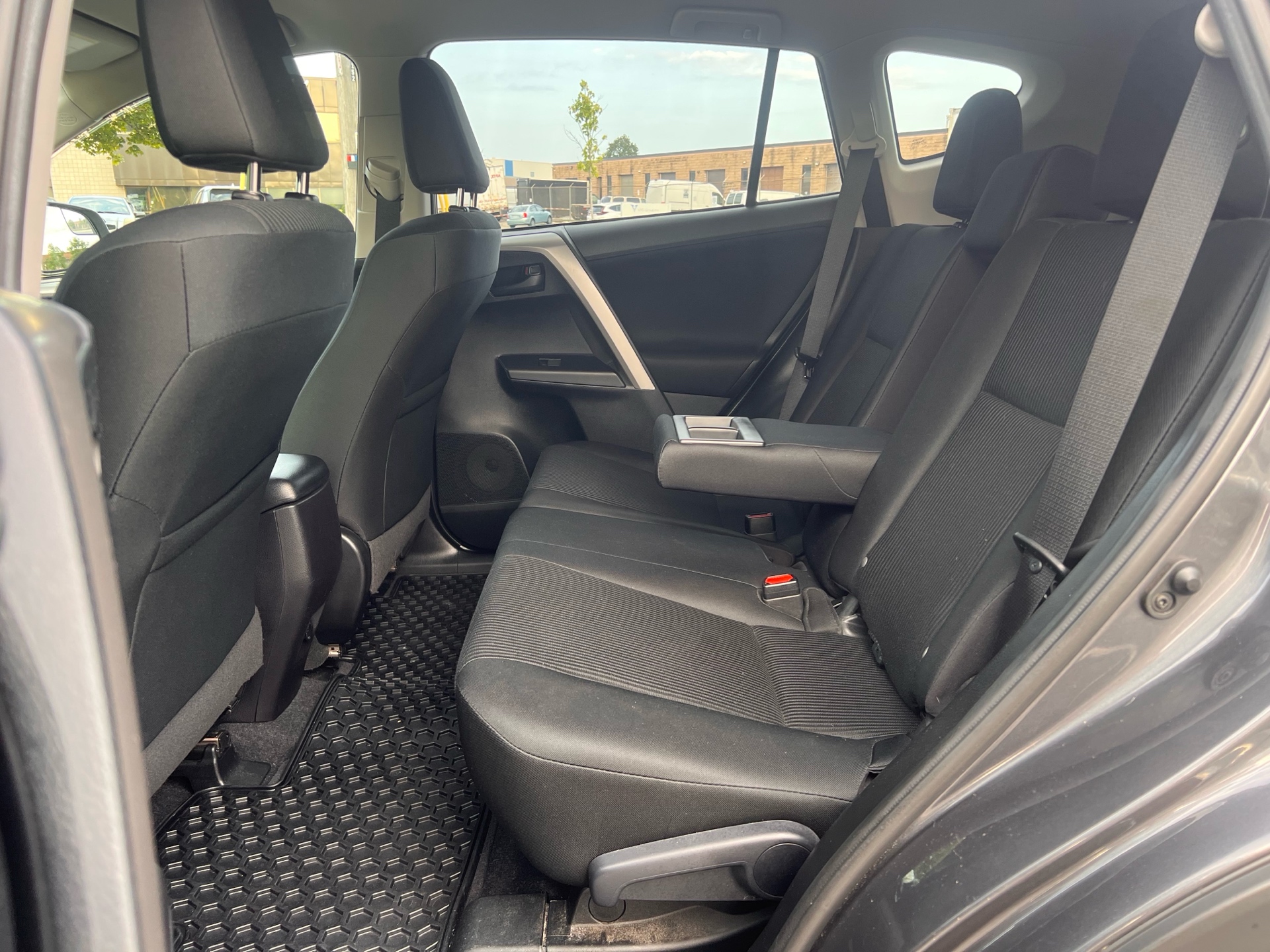 /autocainc/2018-Toyota-RAV4-7227468985370791.jpg