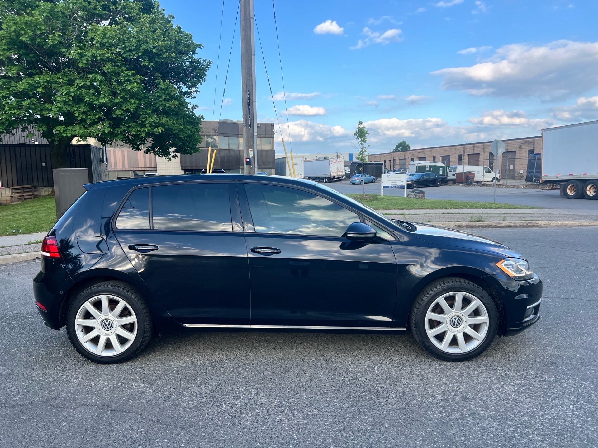 /autocainc/2018-Volkswagen-Golf-12524893901055467.jpg
