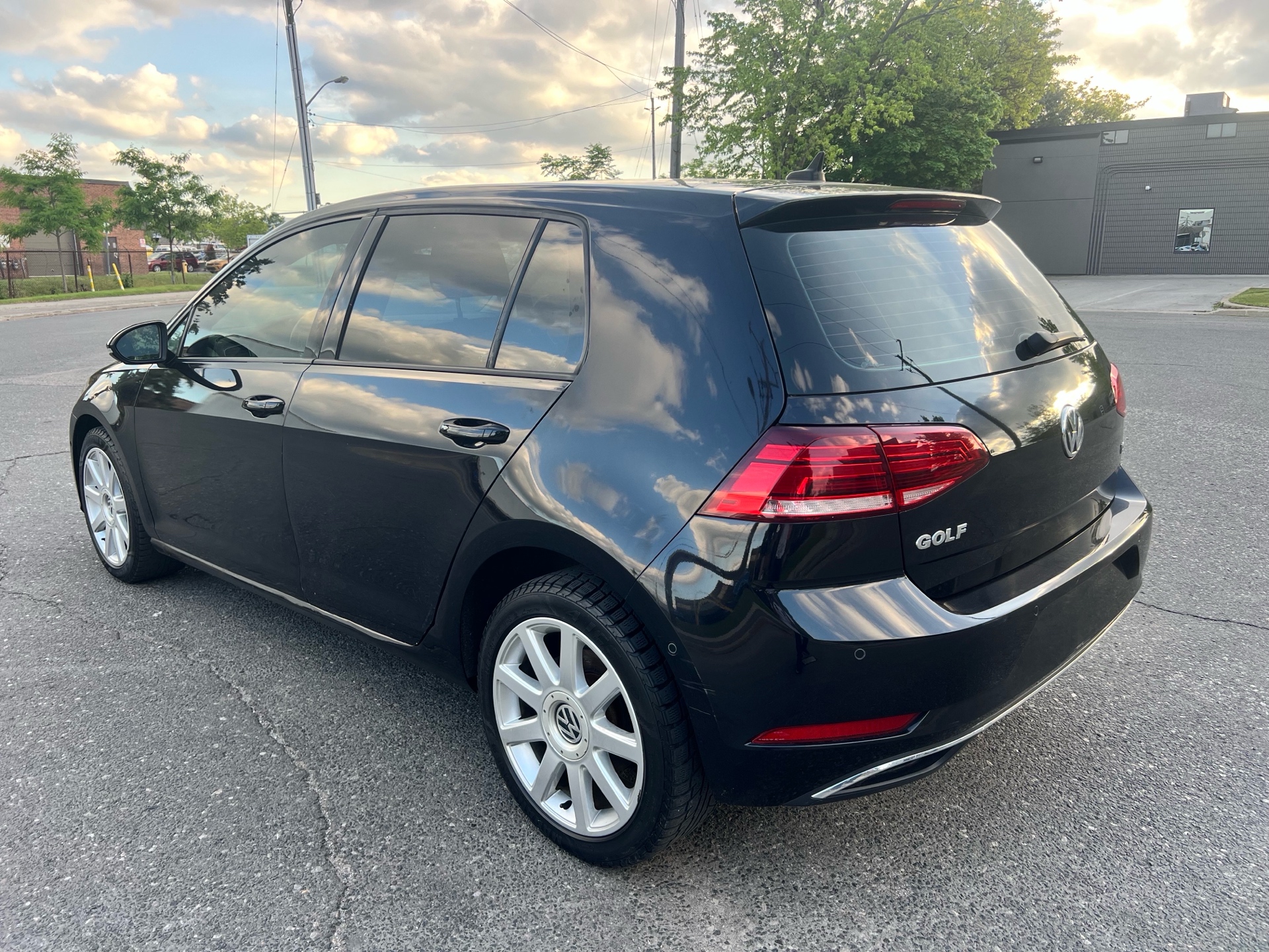 /autocainc/2018-Volkswagen-Golf-7289410539965437.jpg
