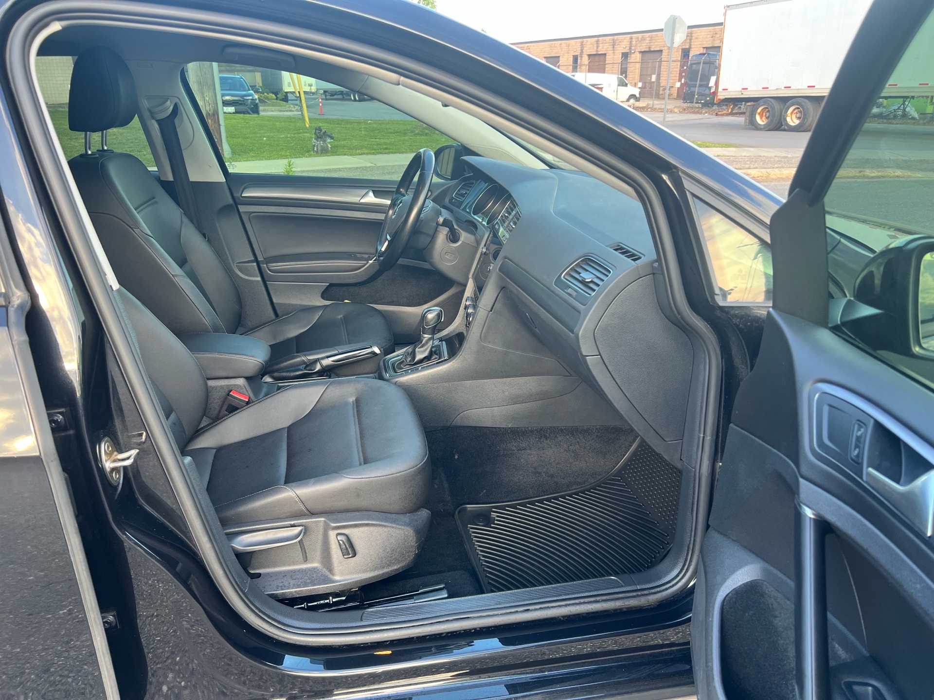 /autocainc/2018-Volkswagen-Golf-8518219822591919.jpg
