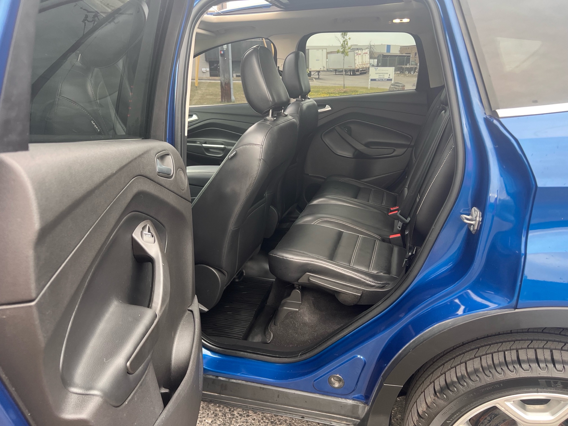 /autocainc/2019-Ford-Escape-34225634970067853.jpg