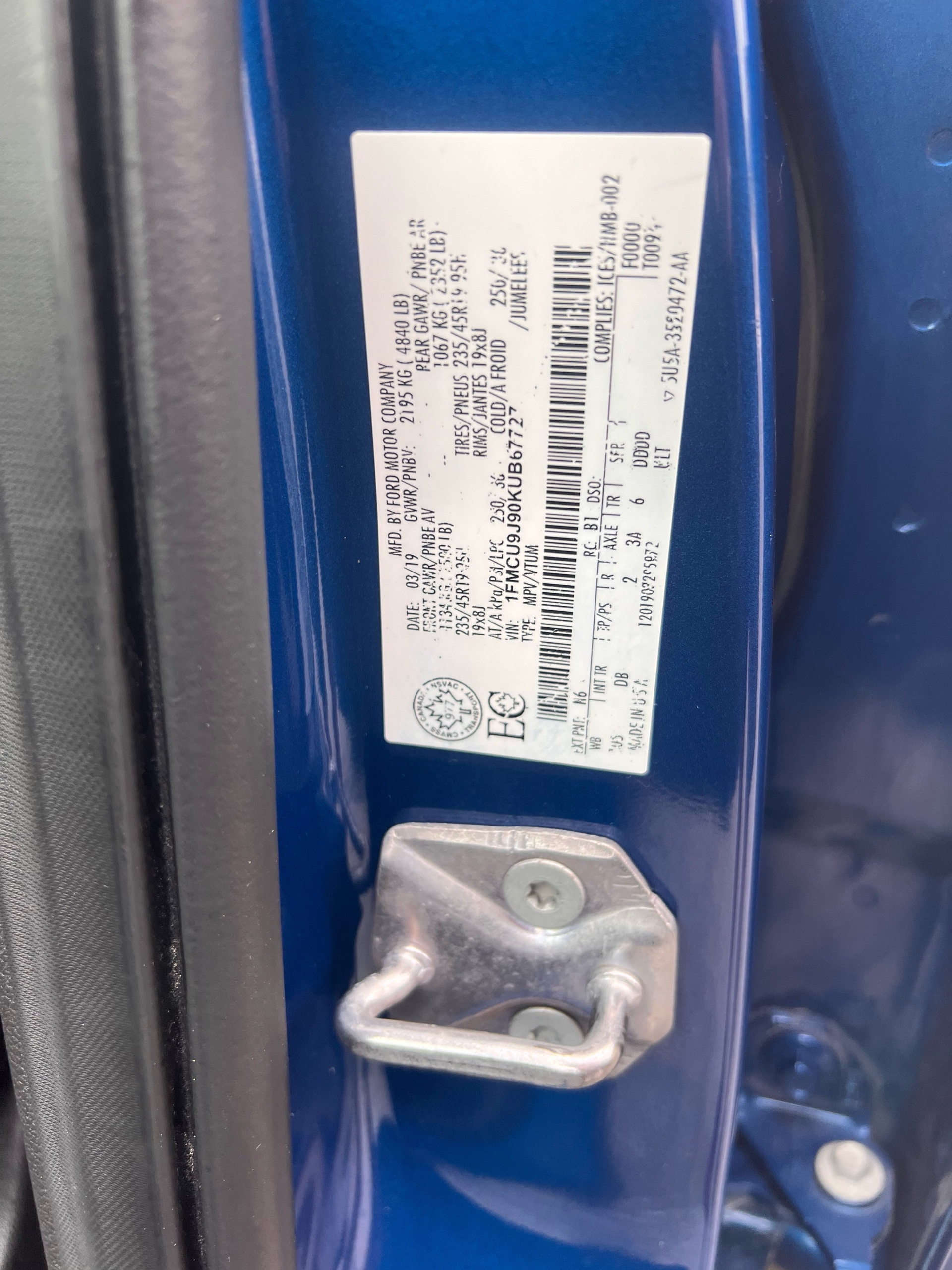 /autocainc/2019-Ford-Escape-7534082276190961.jpg