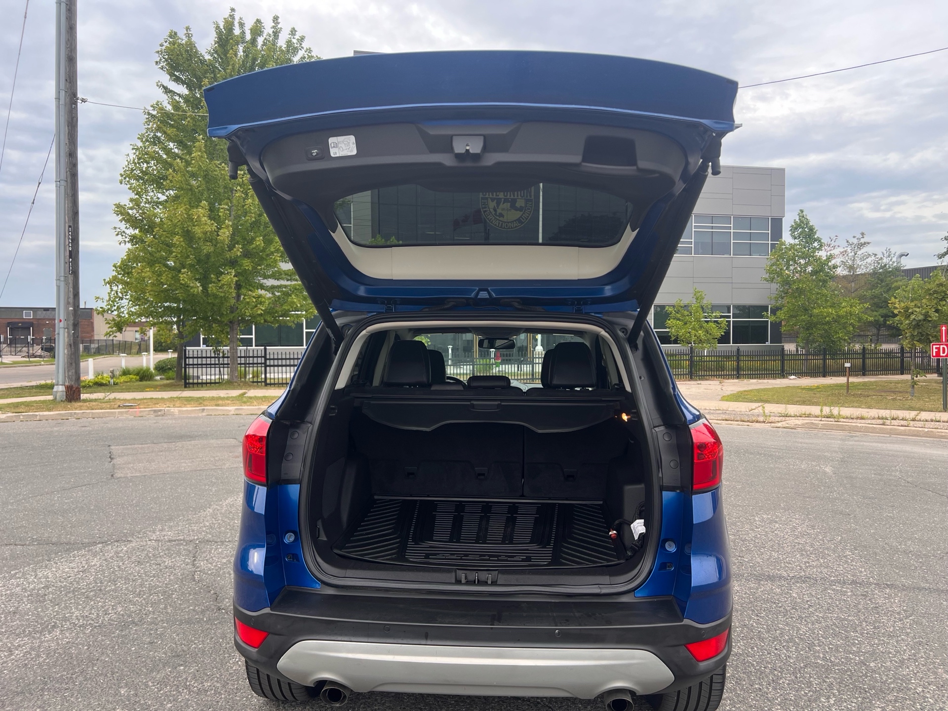 /autocainc/2019-Ford-Escape-8944613275441626.jpg