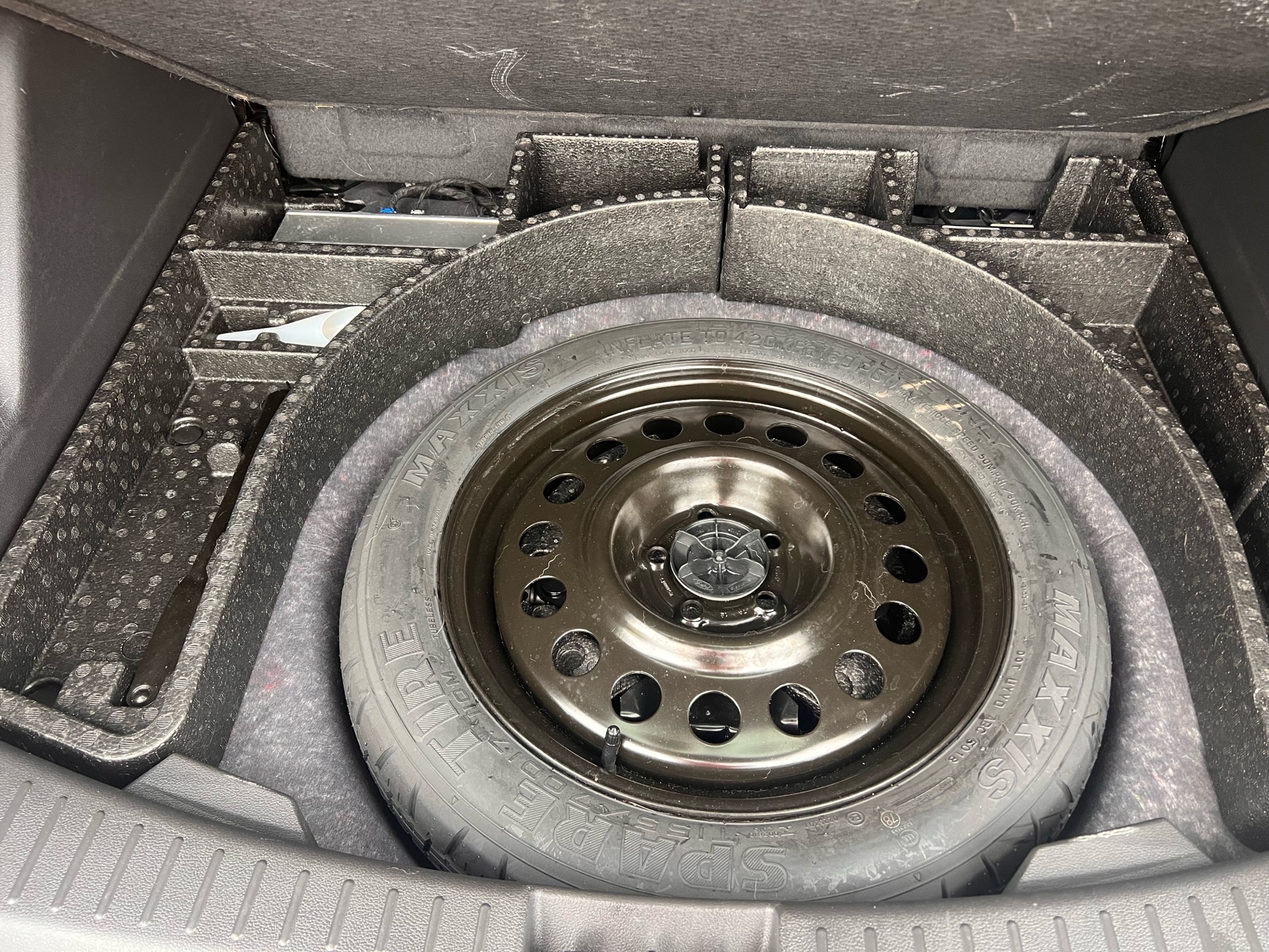 /autocainc/2019-Ford-Escape-9398754966571778.jpg
