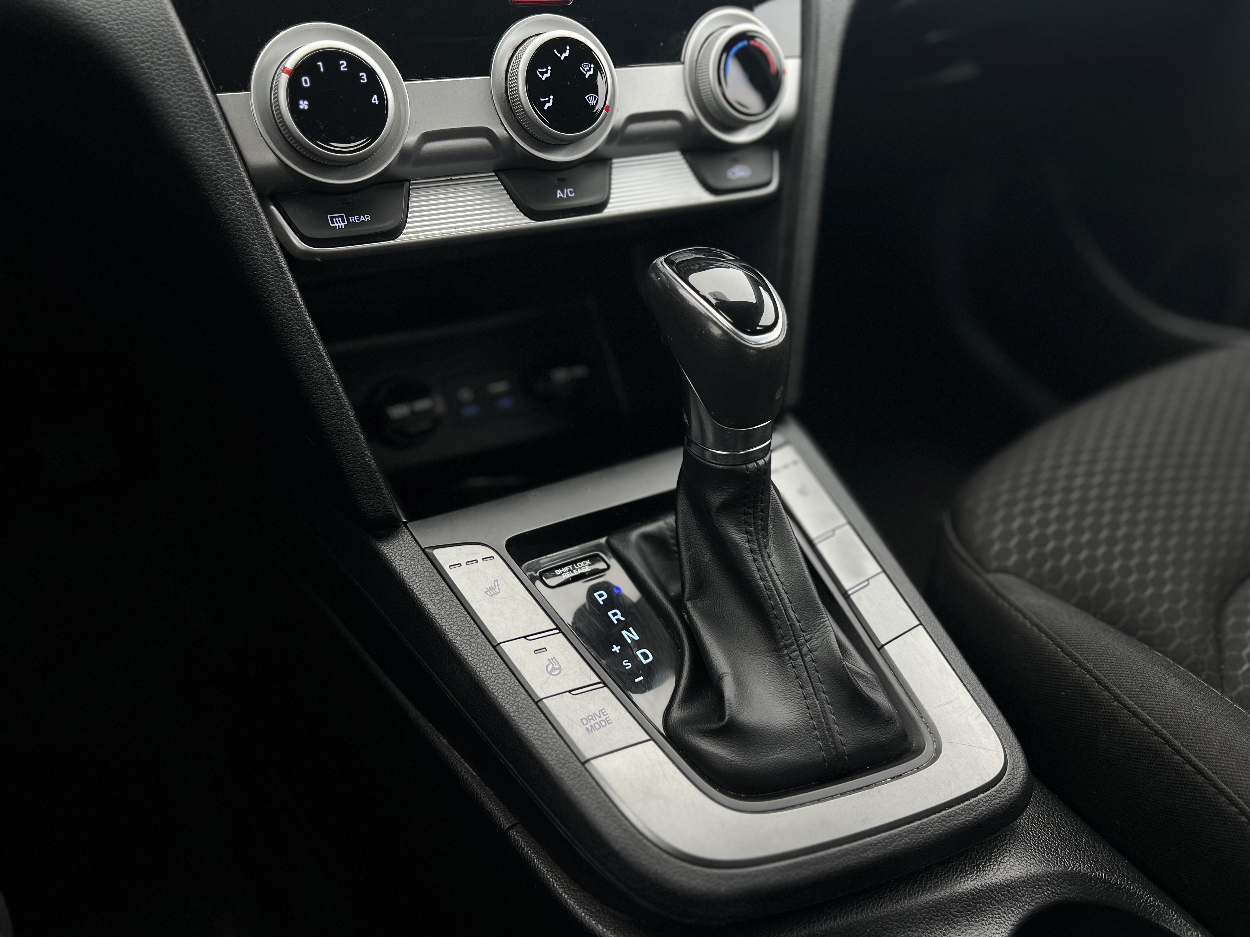 /autocainc/2019-Hyundai-Elantra-8980347033061074.jpg