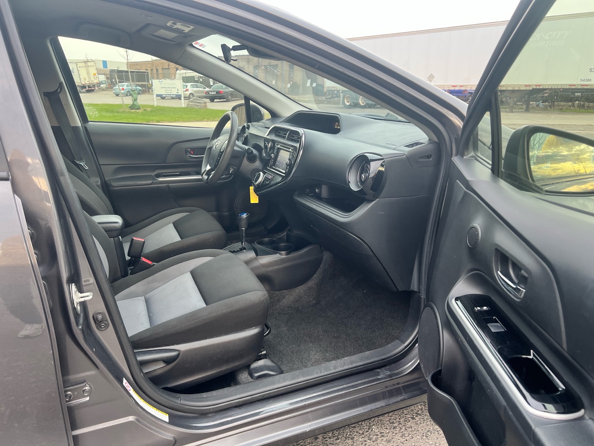 /autocainc/2019-Toyota-PriusC-4497458545358388.jpg