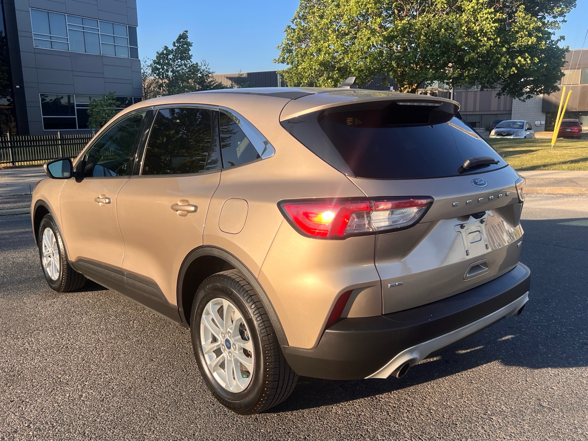 /autocainc/2020-Ford-Escape-04420086612750196.jpg