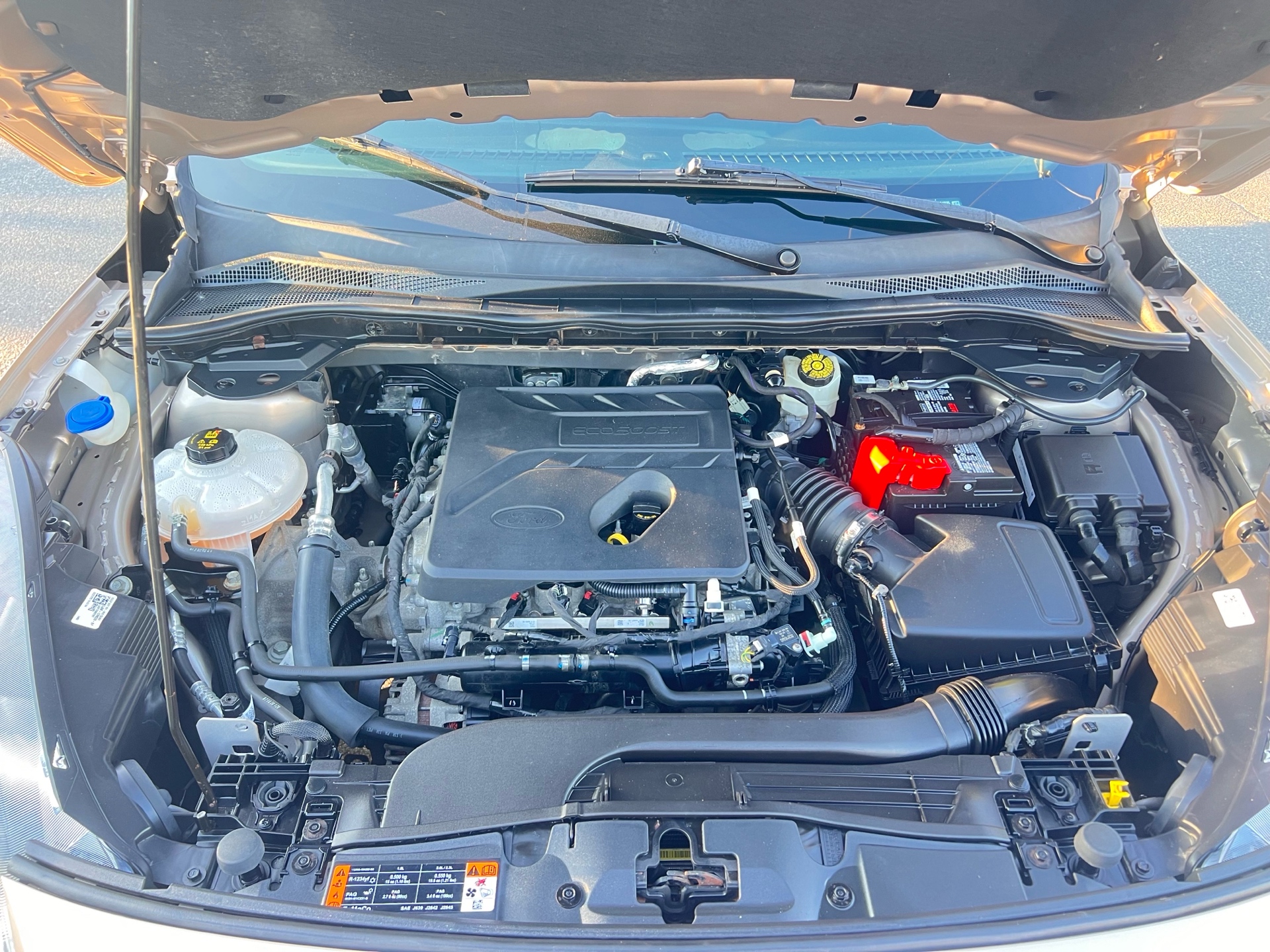 /autocainc/2020-Ford-Escape-11815765819238022.jpg