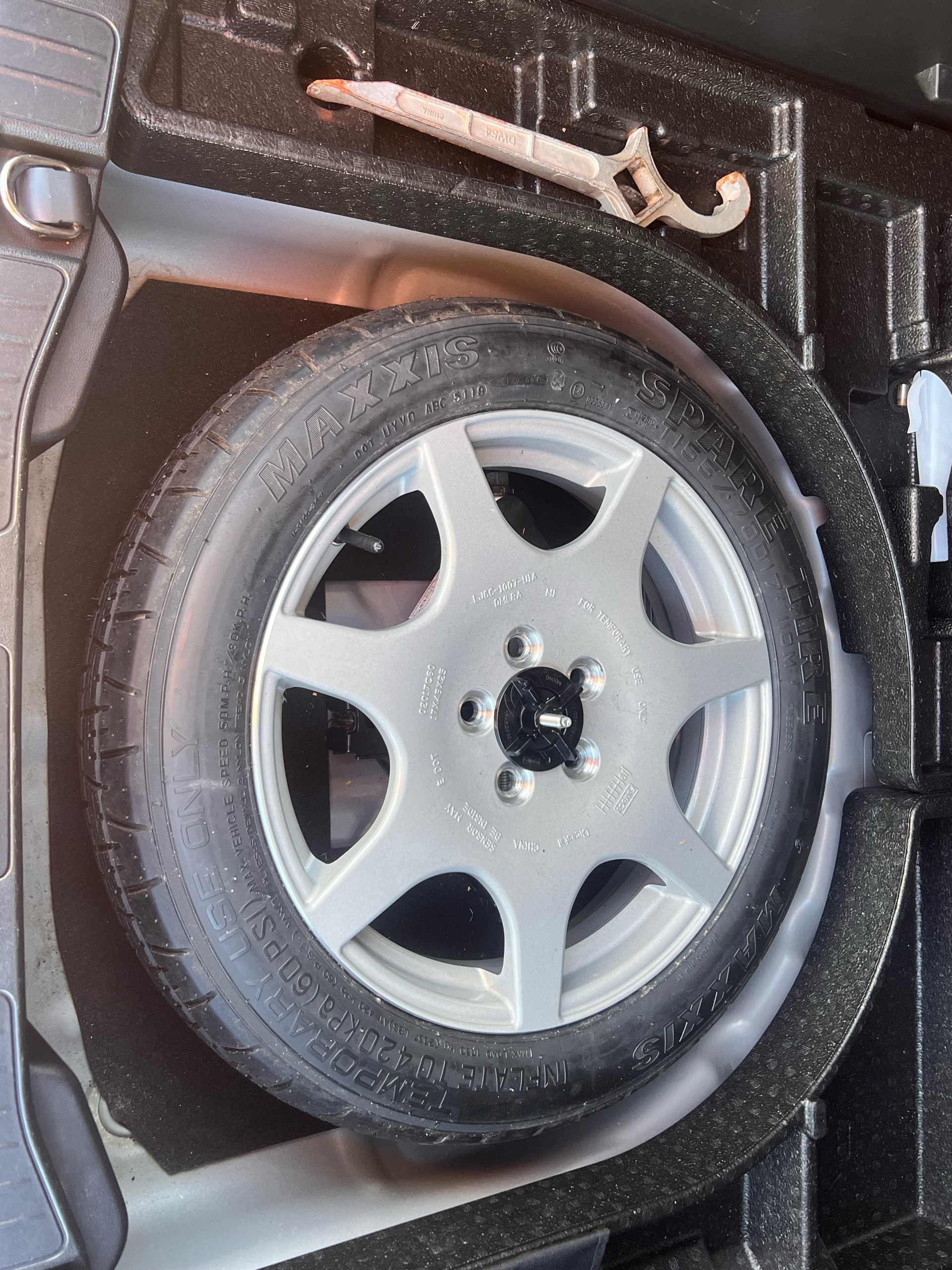 /autocainc/2020-Ford-Escape-40281220990254263.jpg