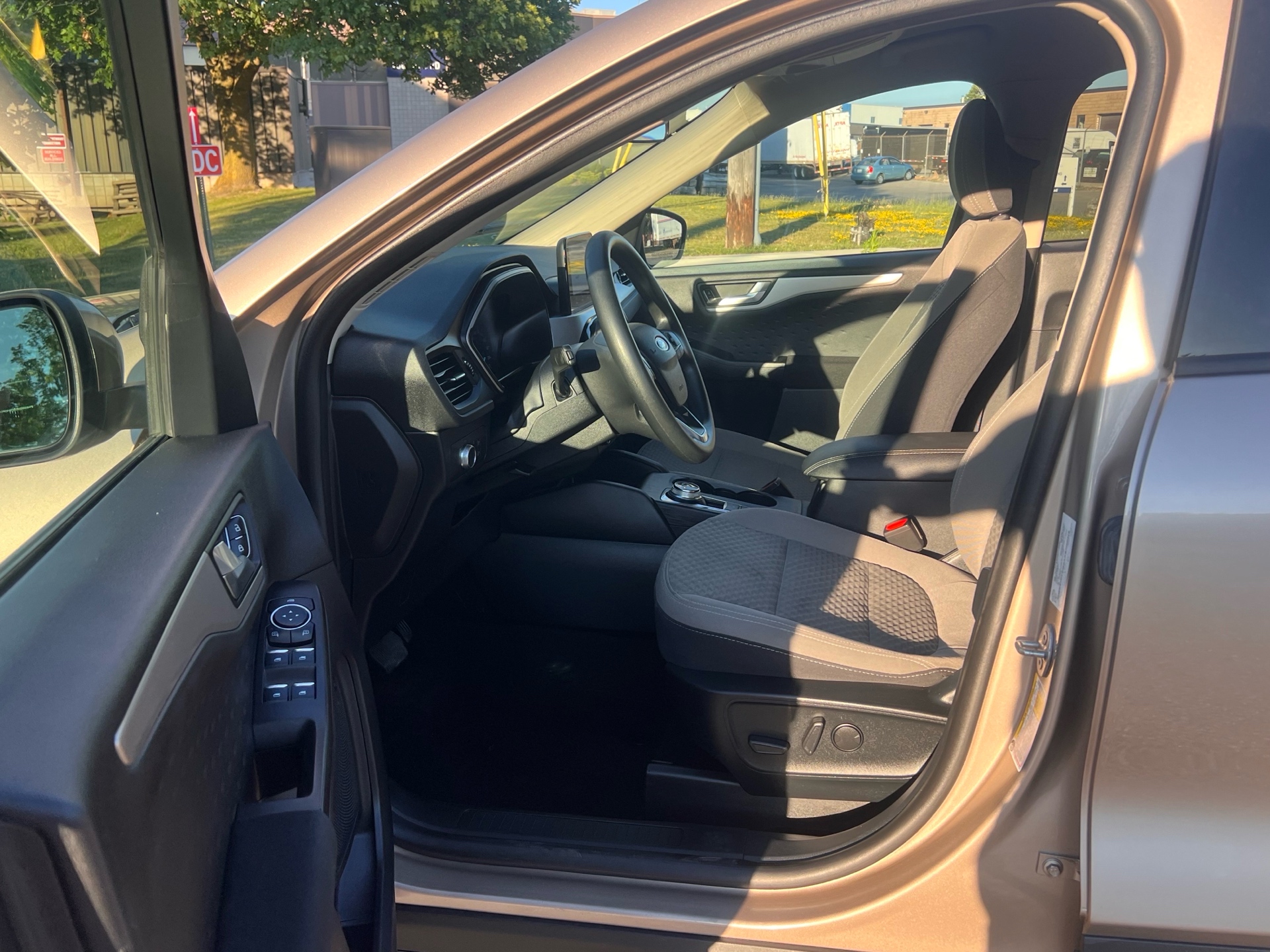 /autocainc/2020-Ford-Escape-4330248769335583.jpg