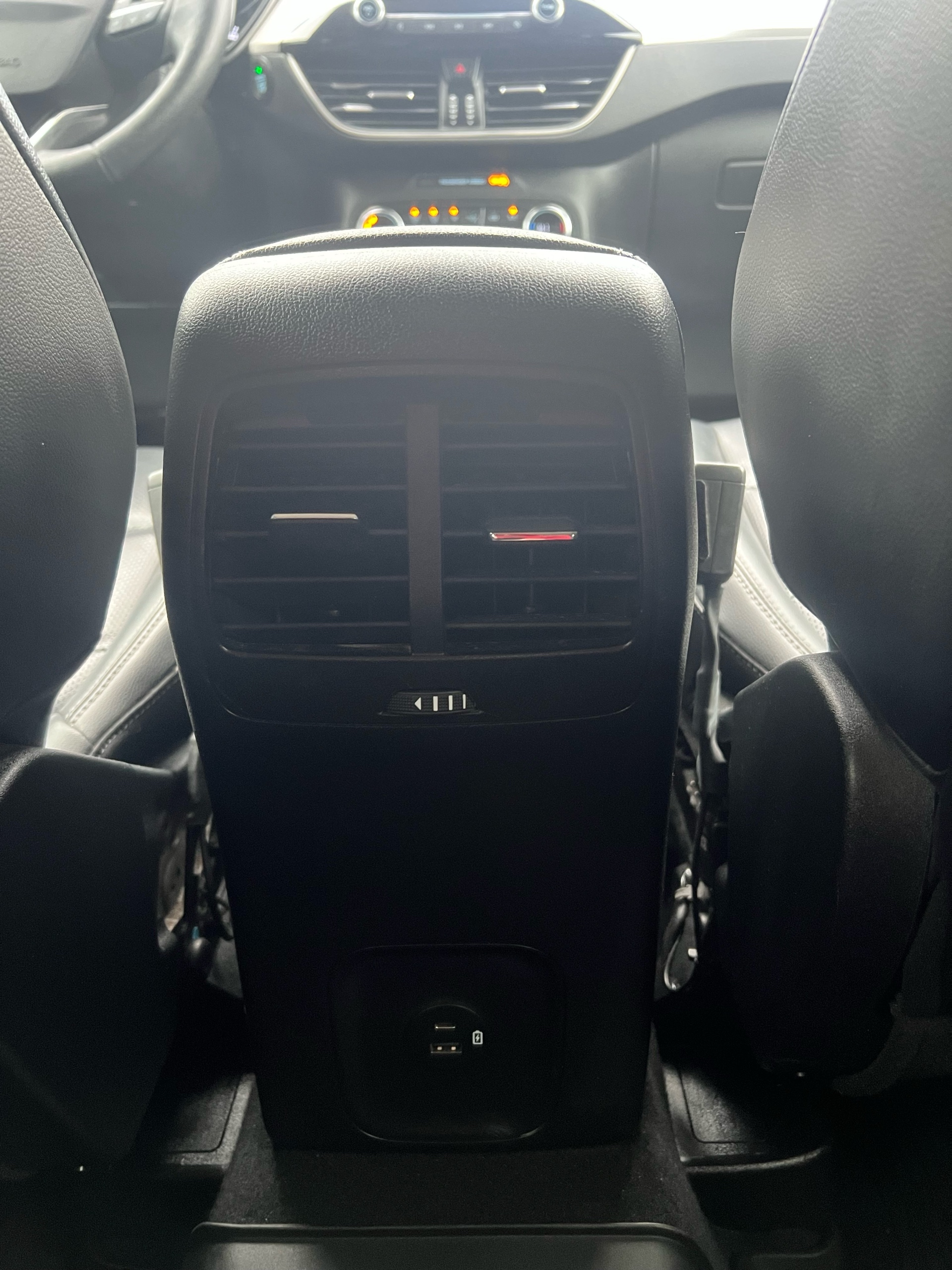 /autocainc/2020-Ford-Escape-46090312315476156.jpg
