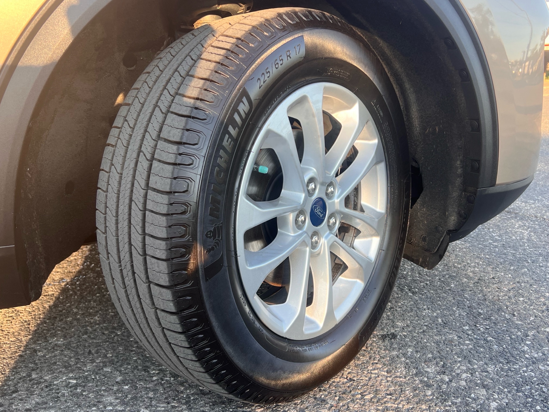 /autocainc/2020-Ford-Escape-5399511323627668.jpg