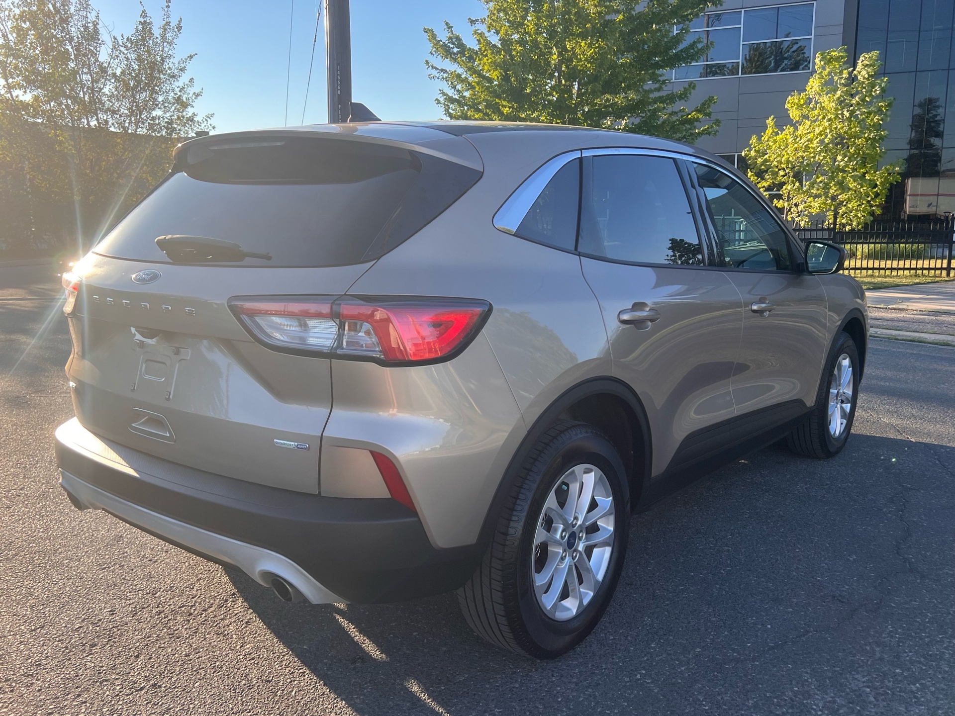 /autocainc/2020-Ford-Escape-8740496996180418.jpg