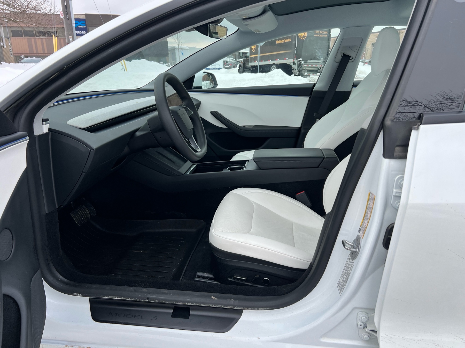 /autocainc/2025-Tesla-Model3-23317445041449636.jpg