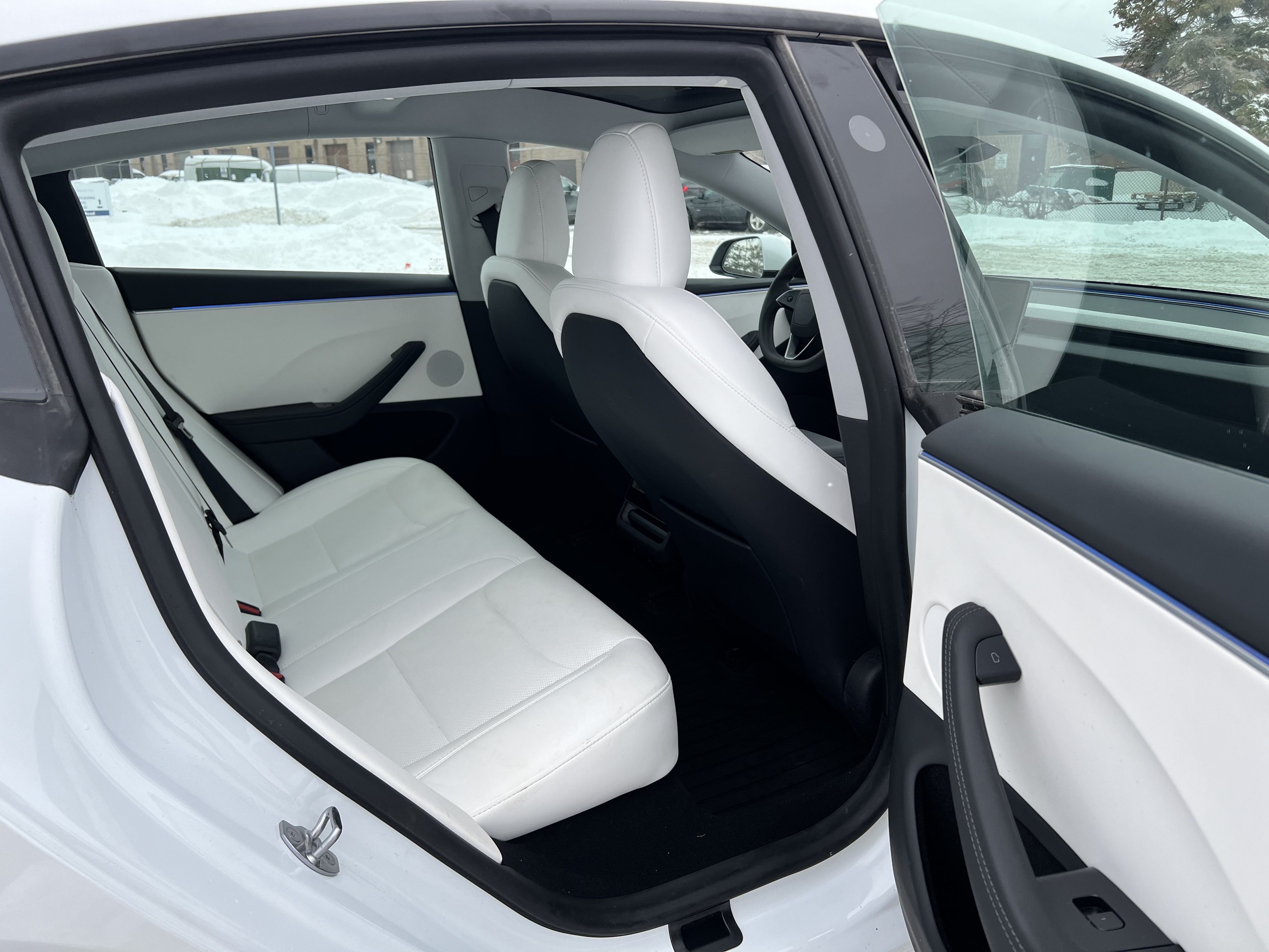 /autocainc/2025-Tesla-Model3-8407588371641261.jpg