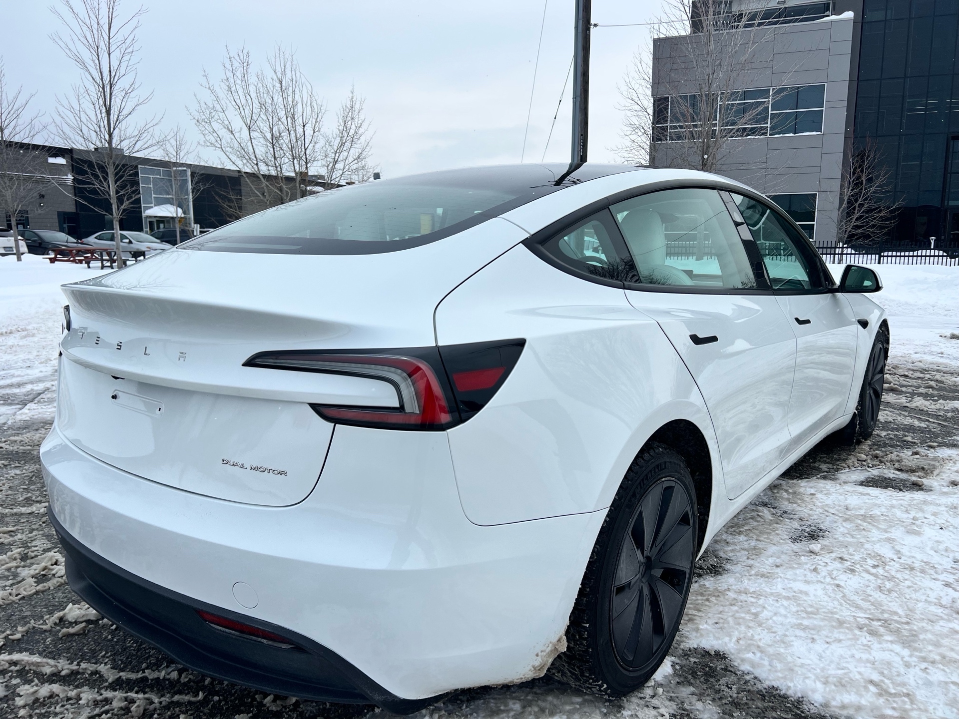 /autocainc/2025-Tesla-Model3-8920275333444392.jpg