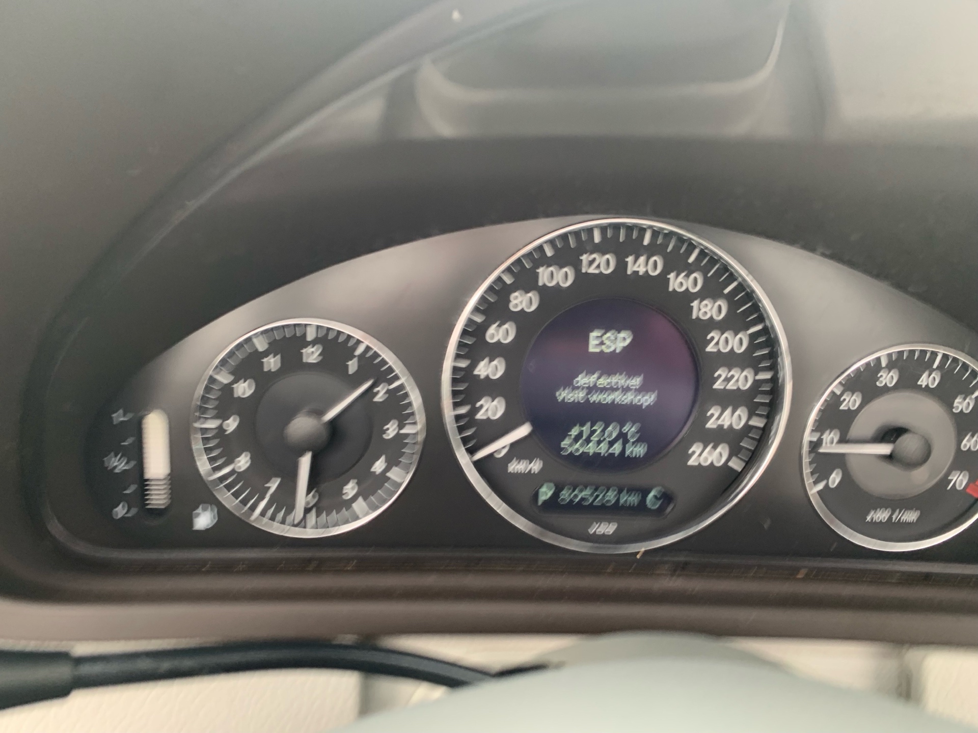 /automotionmotorsrvltd/2004-Mercedes-Benz-CLK-Class-6642674057631202.jpg