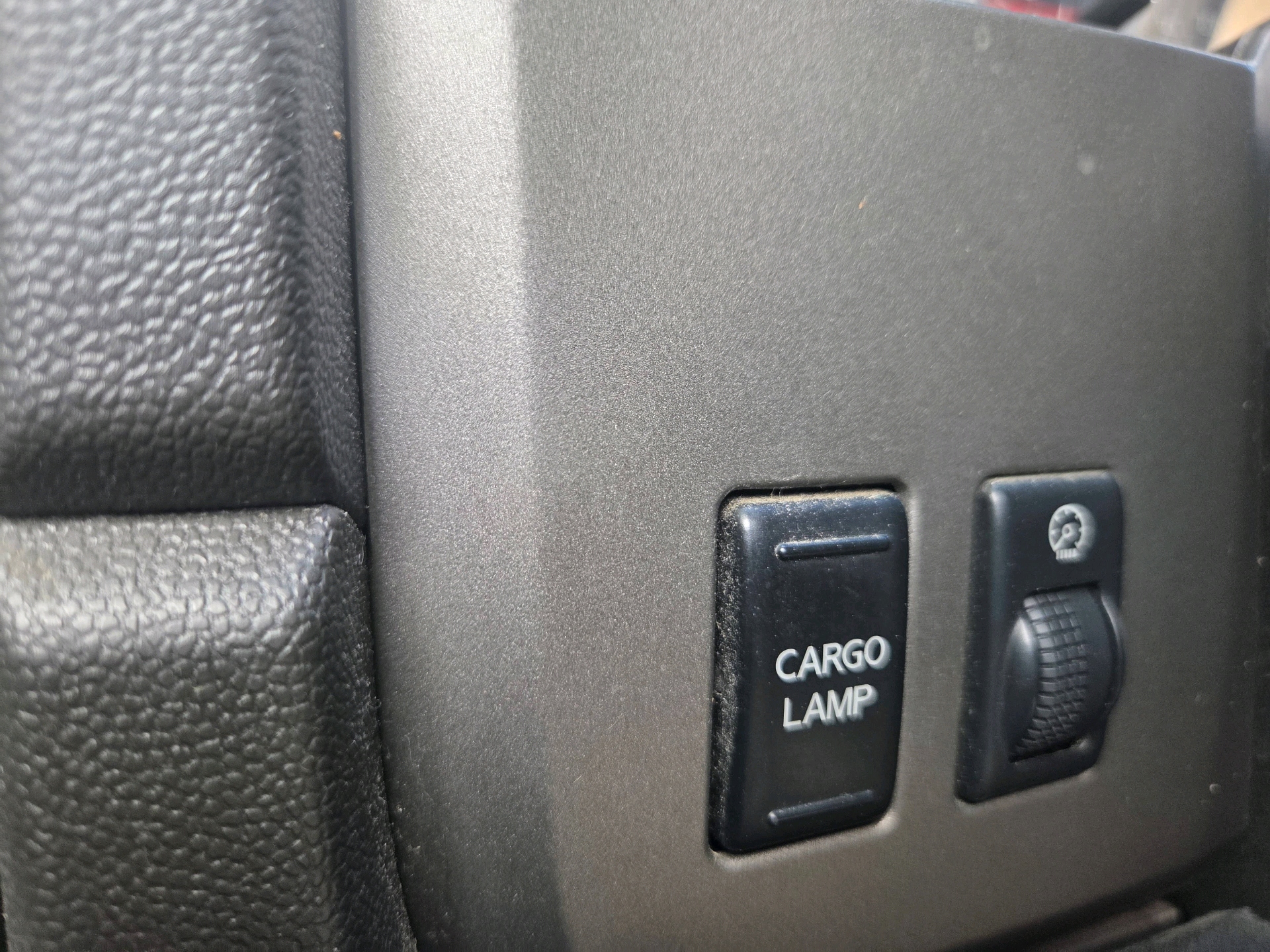 /automotionmotorsrvltd/2004-Nissan-Titan-05019748384439371.jpg