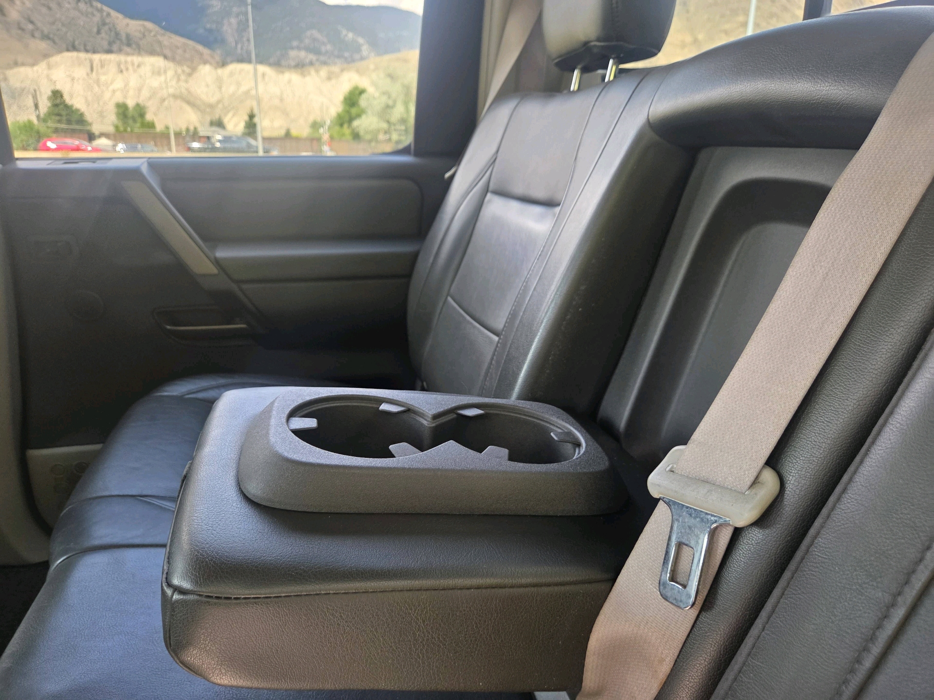 /automotionmotorsrvltd/2004-Nissan-Titan-13162056577952175.jpg