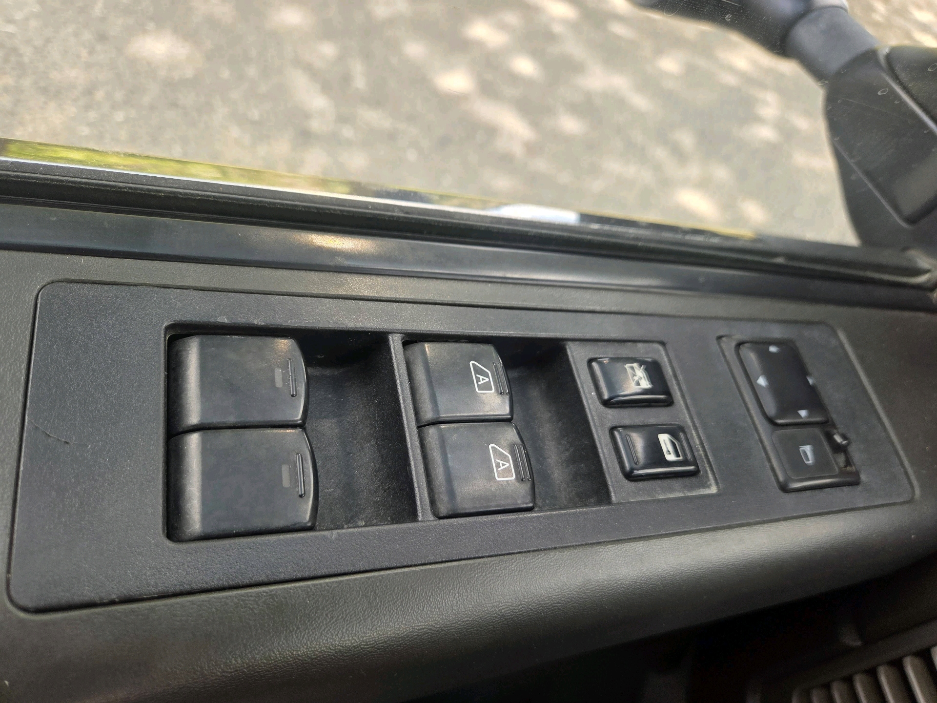 /automotionmotorsrvltd/2004-Nissan-Titan-523682533963951.jpg