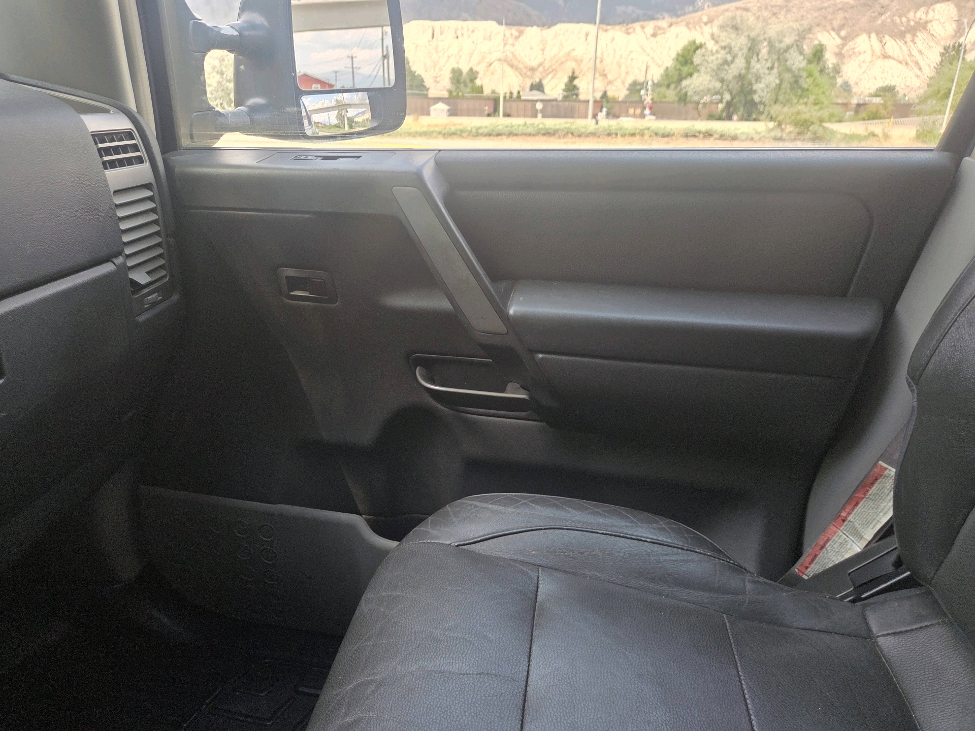 /automotionmotorsrvltd/2004-Nissan-Titan-7480110729974561.jpg