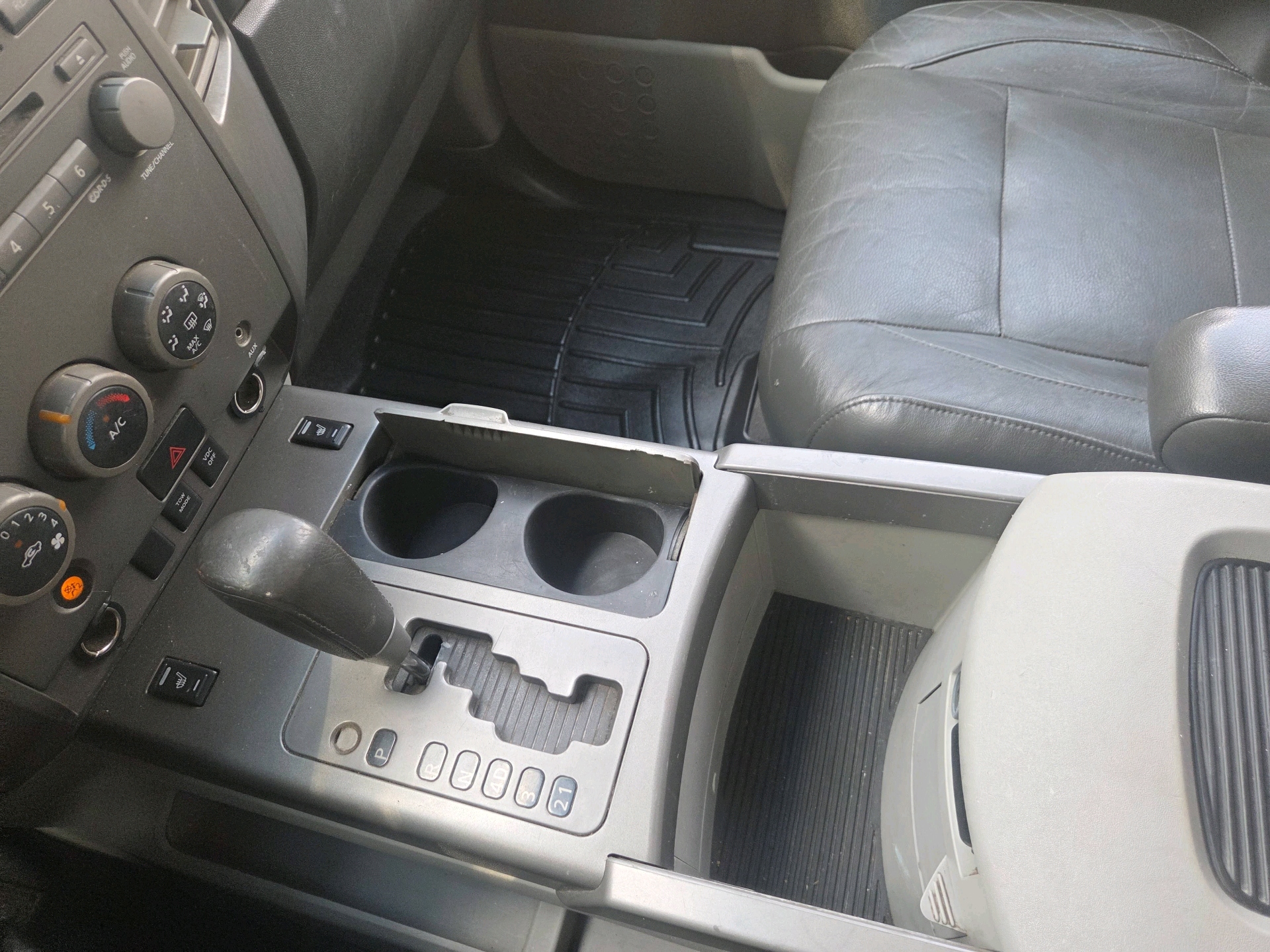 /automotionmotorsrvltd/2004-Nissan-Titan-8775055560152869.jpg