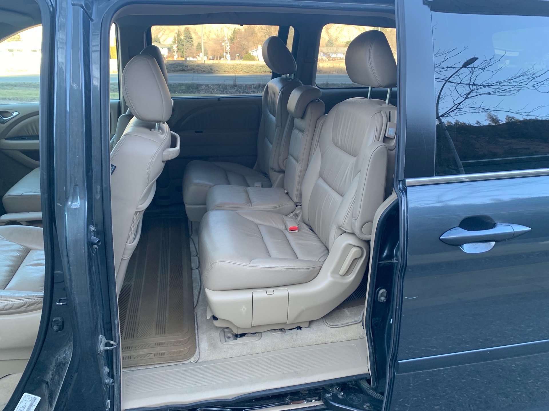/automotionmotorsrvltd/2005-Honda-Odyssey-7615579637527186.jpg