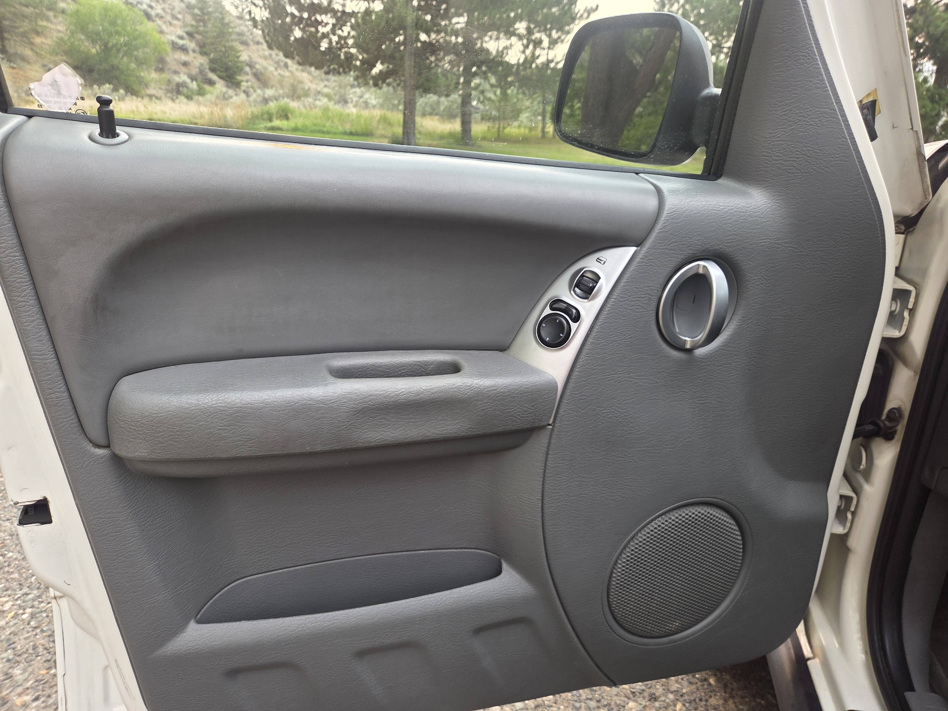 /automotionmotorsrvltd/2006-Jeep-Liberty-42051676244351155.jpg