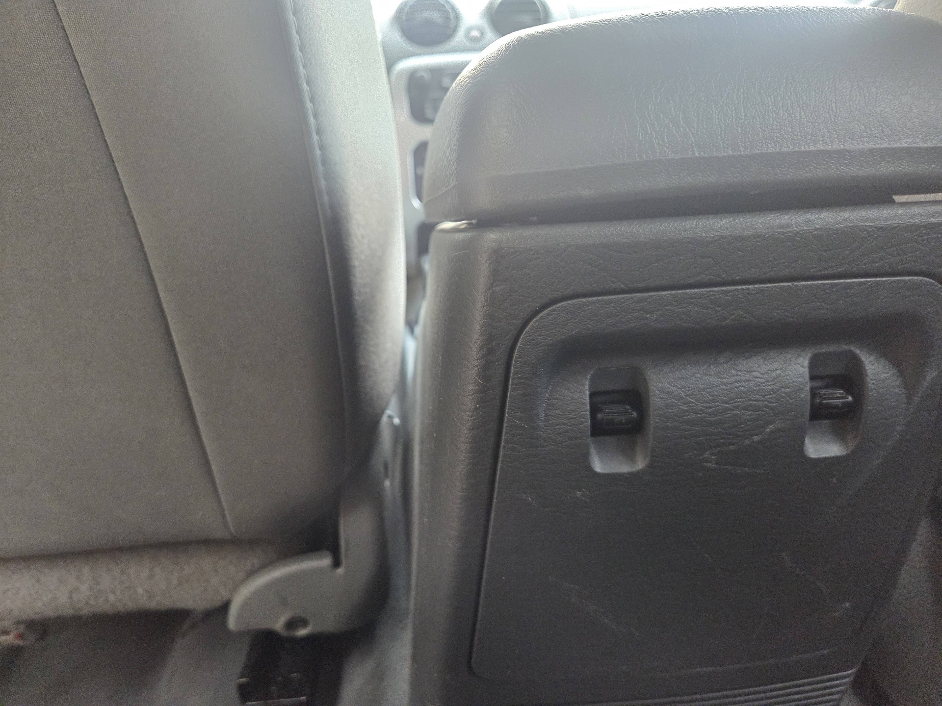/automotionmotorsrvltd/2006-Jeep-Liberty-4720244069037407.jpg