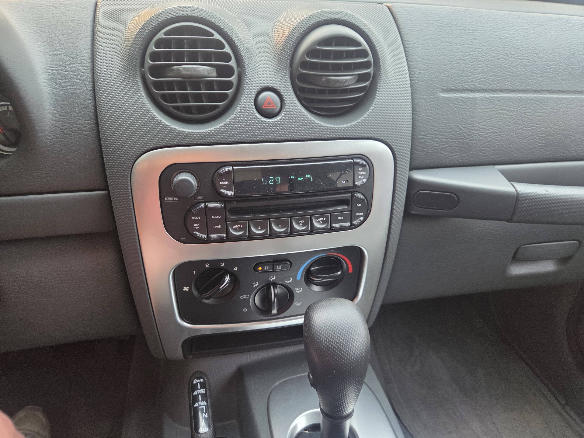 /automotionmotorsrvltd/2006-Jeep-Liberty-6912864494523527.jpg