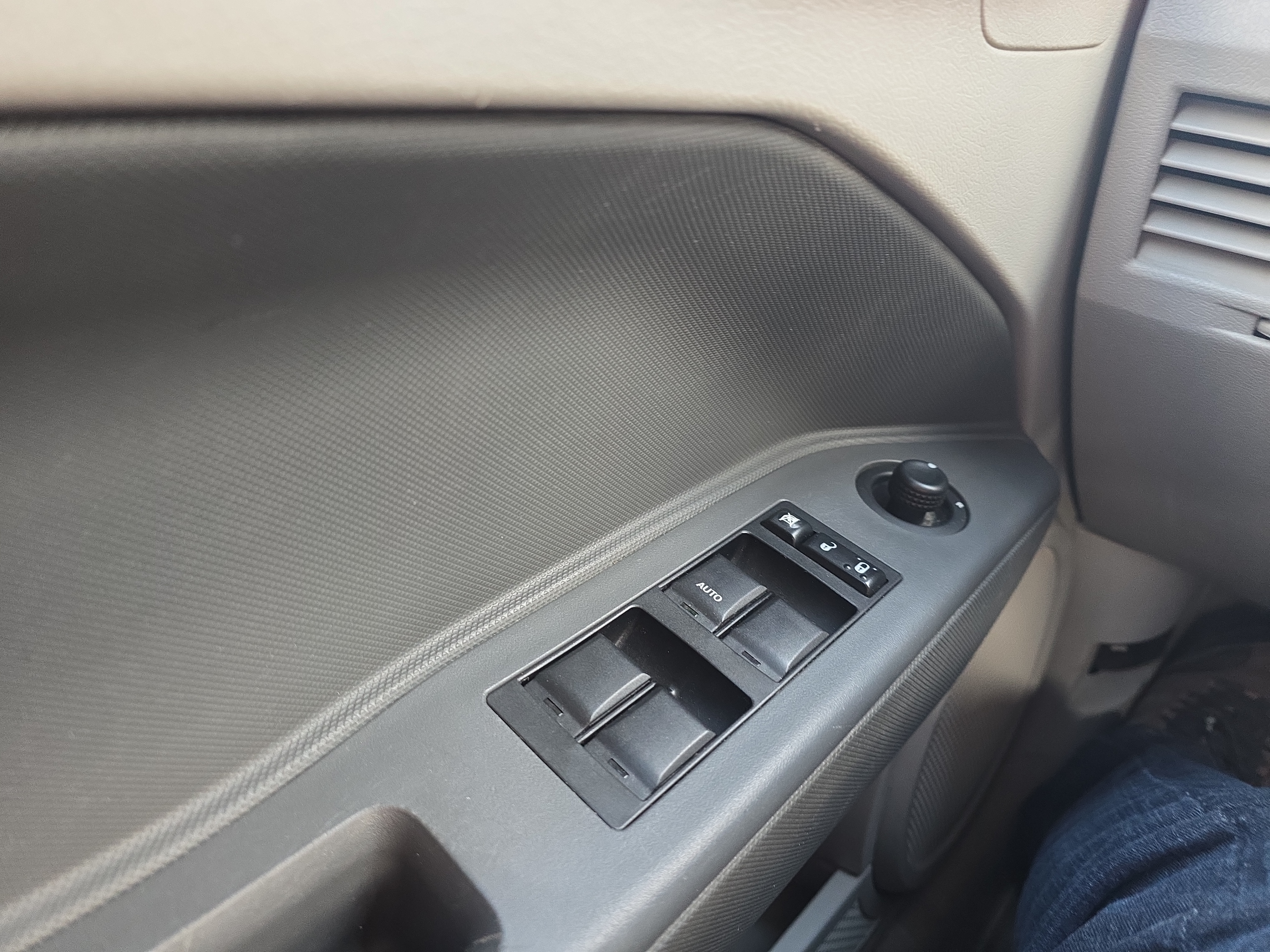 /automotionmotorsrvltd/2007-Dodge-Caliber-28457639169044513.jpg