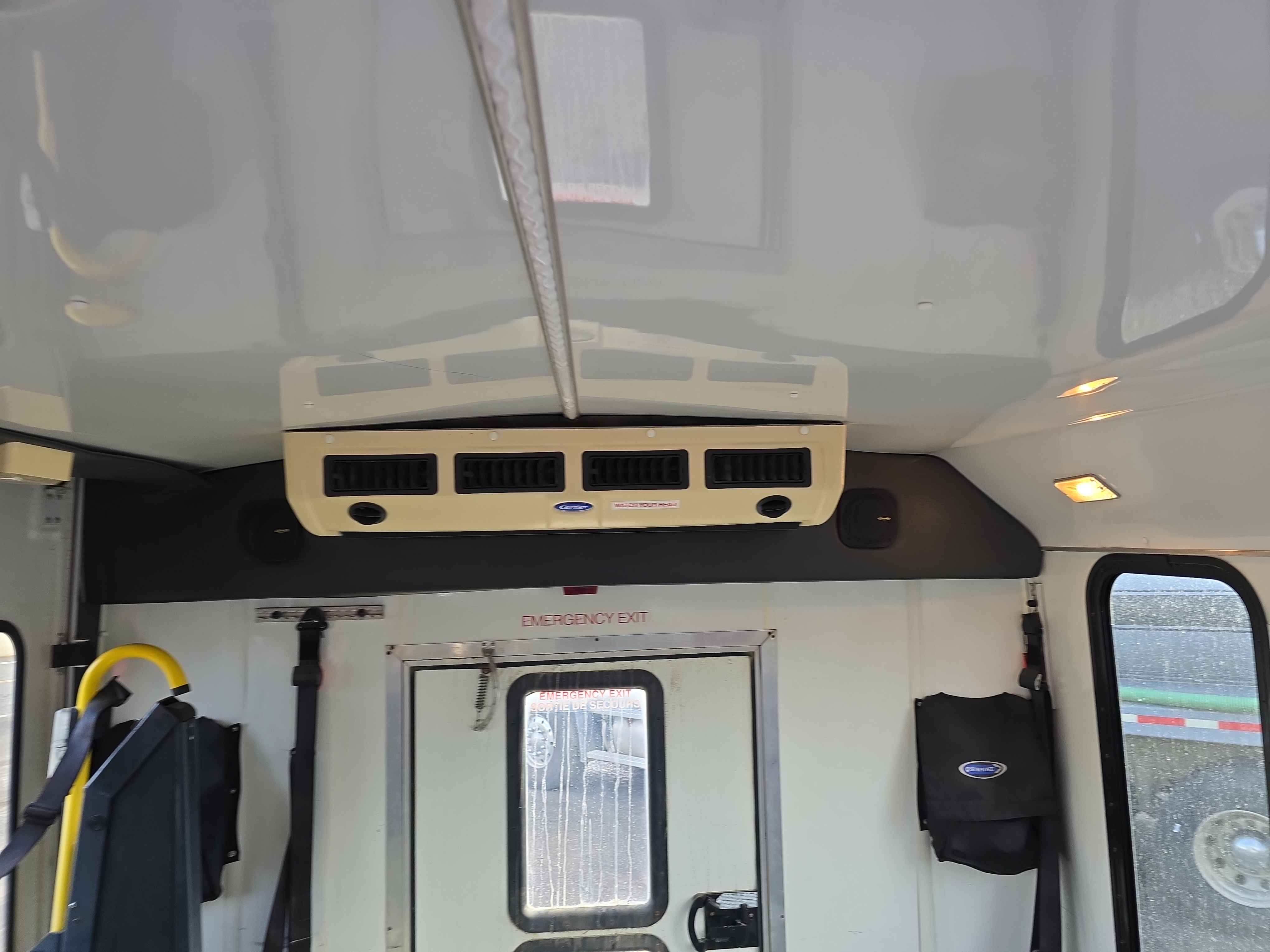 /automotionmotorsrvltd/2008-Ford-EconolineCutaway-15923050844143316.jpg