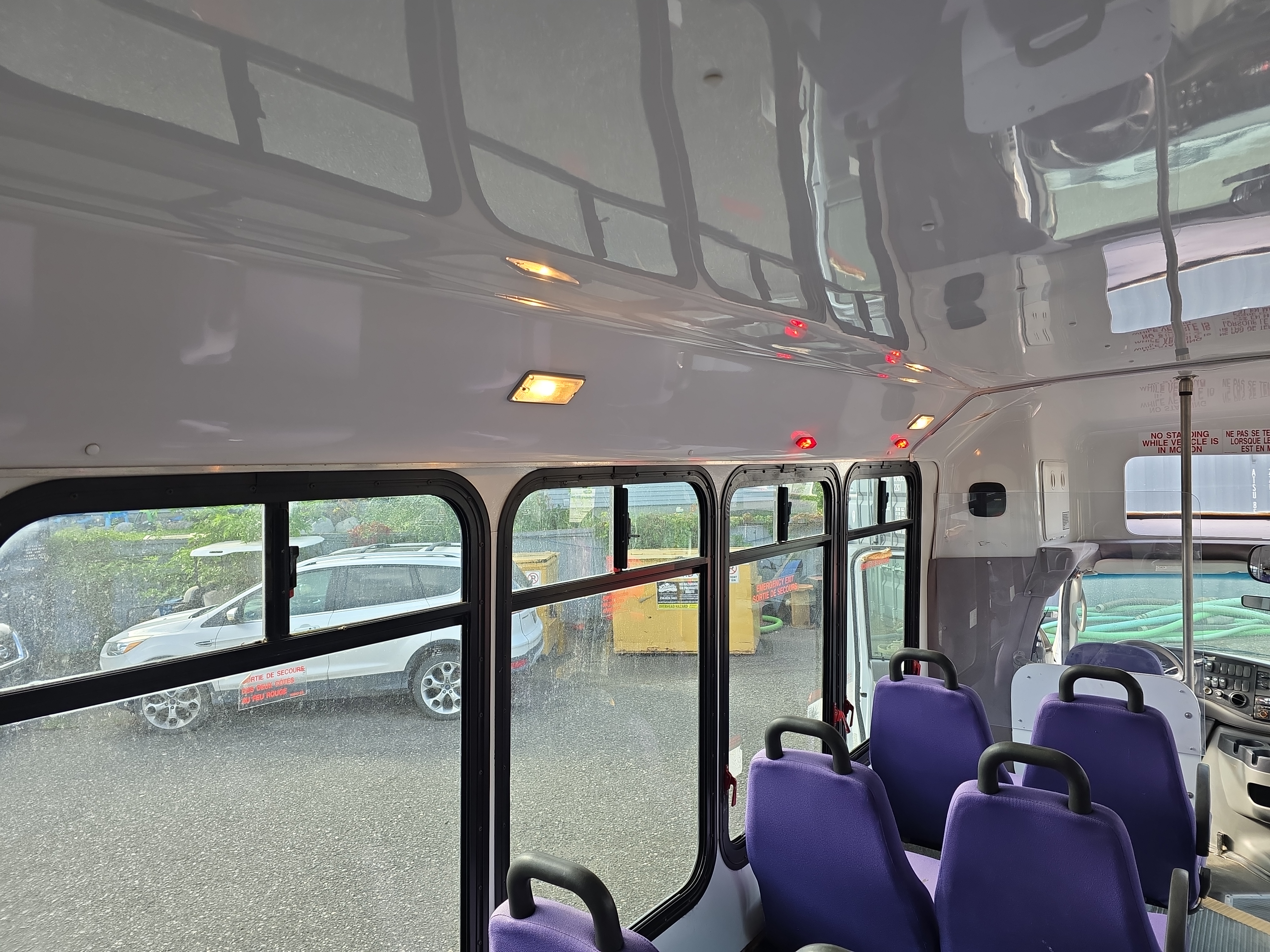 /automotionmotorsrvltd/2008-Ford-EconolineCutaway-46636940192283993.jpg