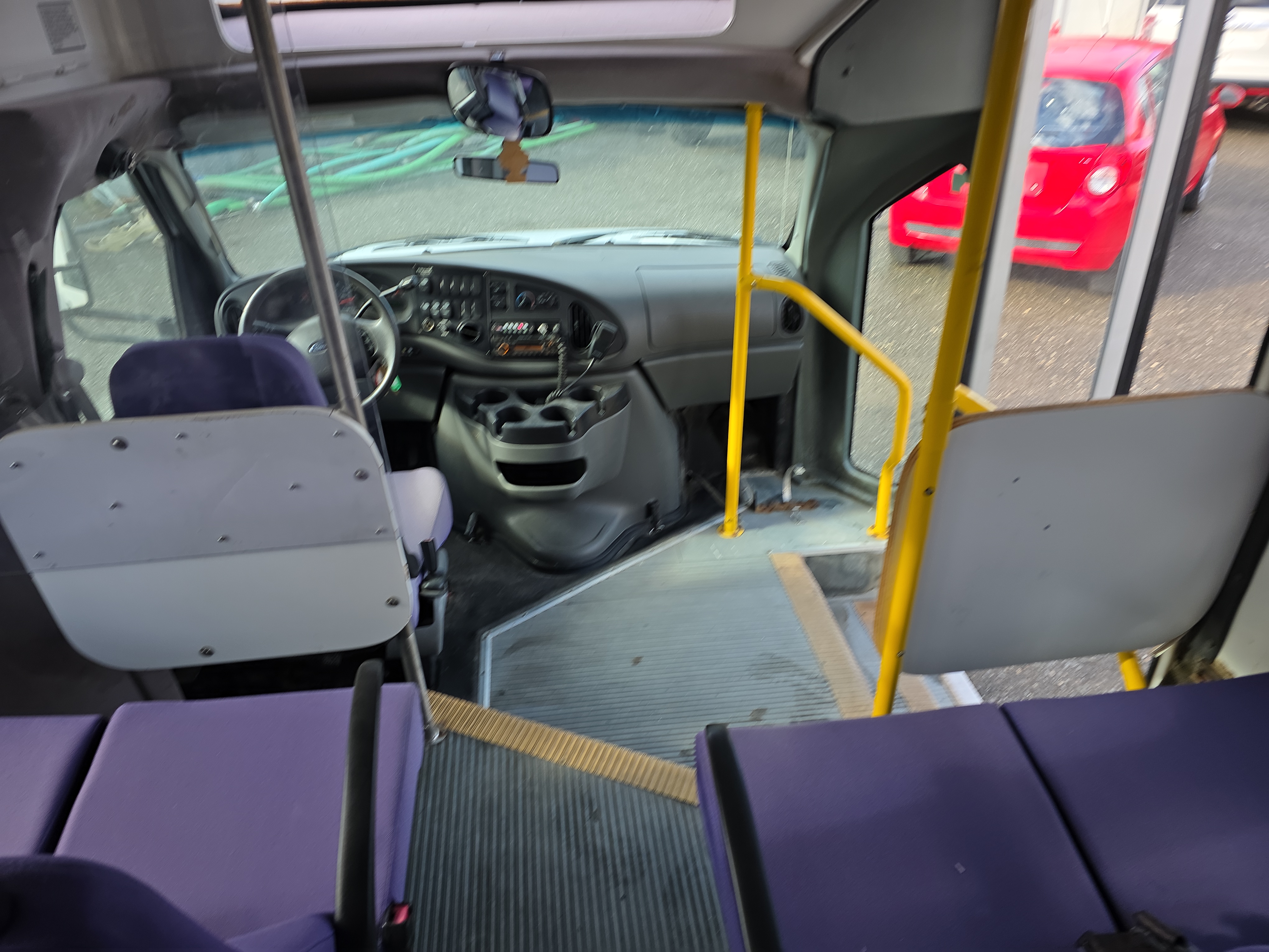 /automotionmotorsrvltd/2008-Ford-EconolineCutaway-5006766305905683.jpg