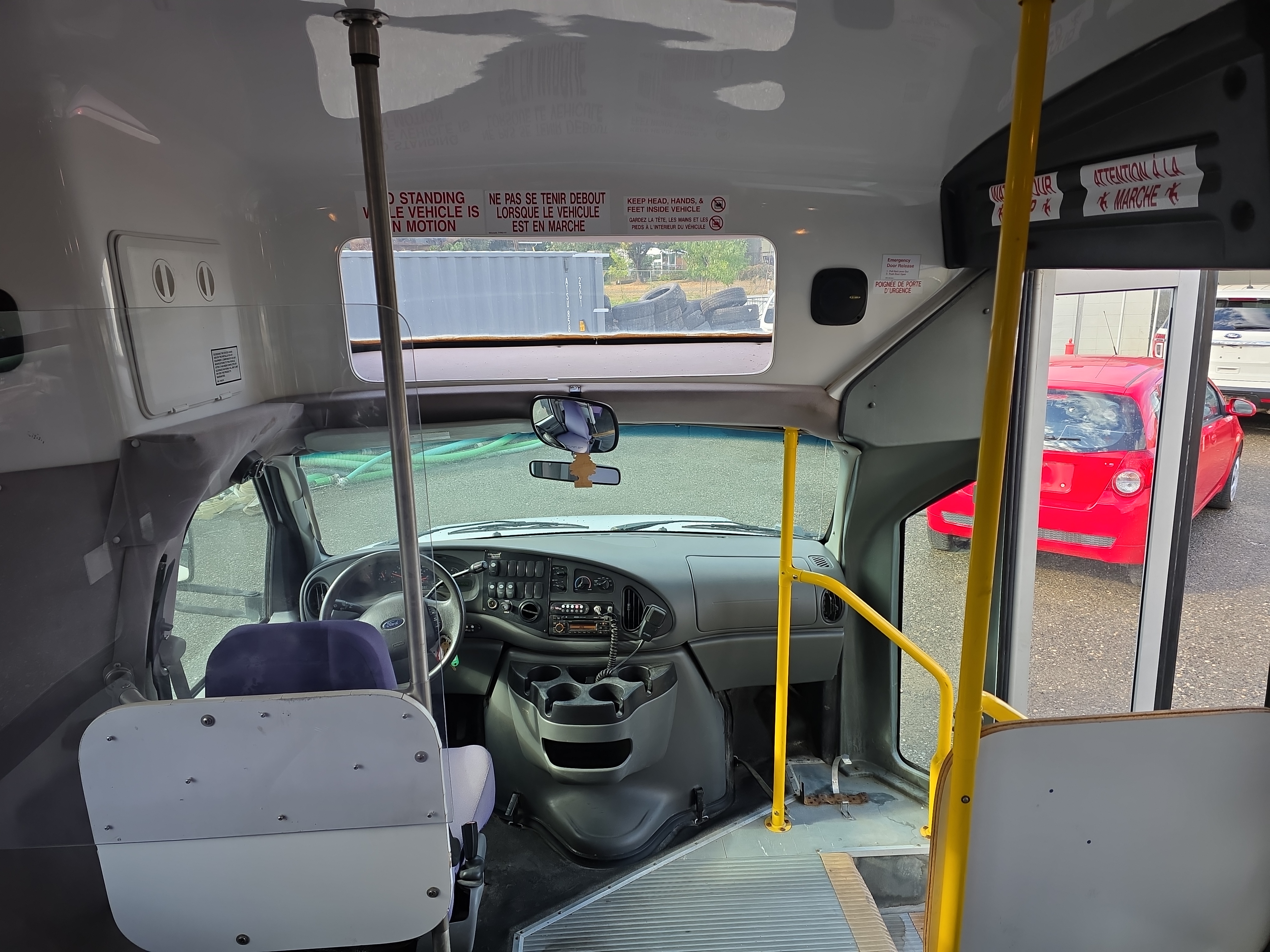 /automotionmotorsrvltd/2008-Ford-EconolineCutaway-7434429673431187.jpg