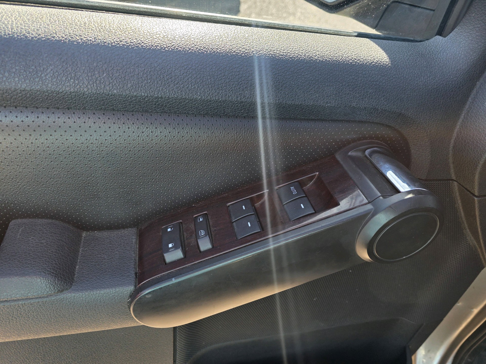 /automotionmotorsrvltd/2008-Ford-Explorer-5856266144370059.jpg