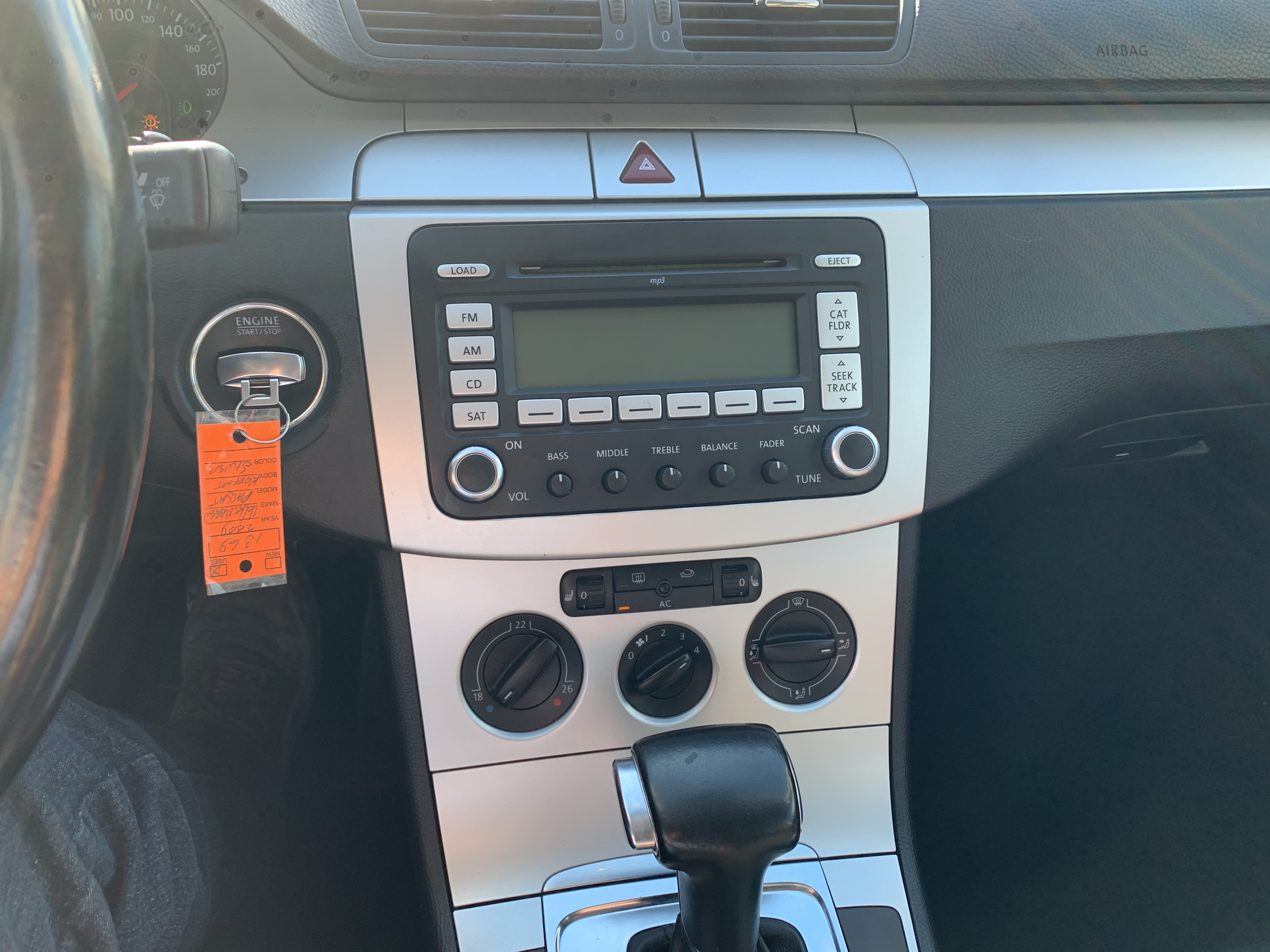 /automotionmotorsrvltd/2009-Volkswagen-Passat-042732392181756174.jpg