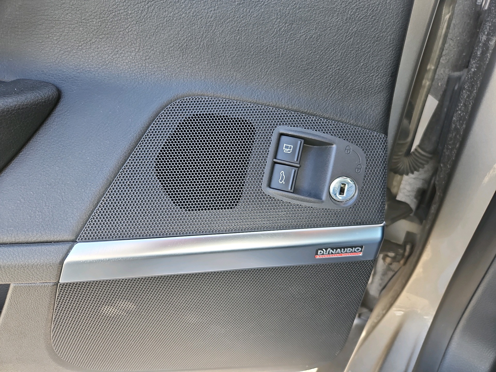 /automotionmotorsrvltd/2010-Volkswagen-PassatCC-0861680425445226.jpg