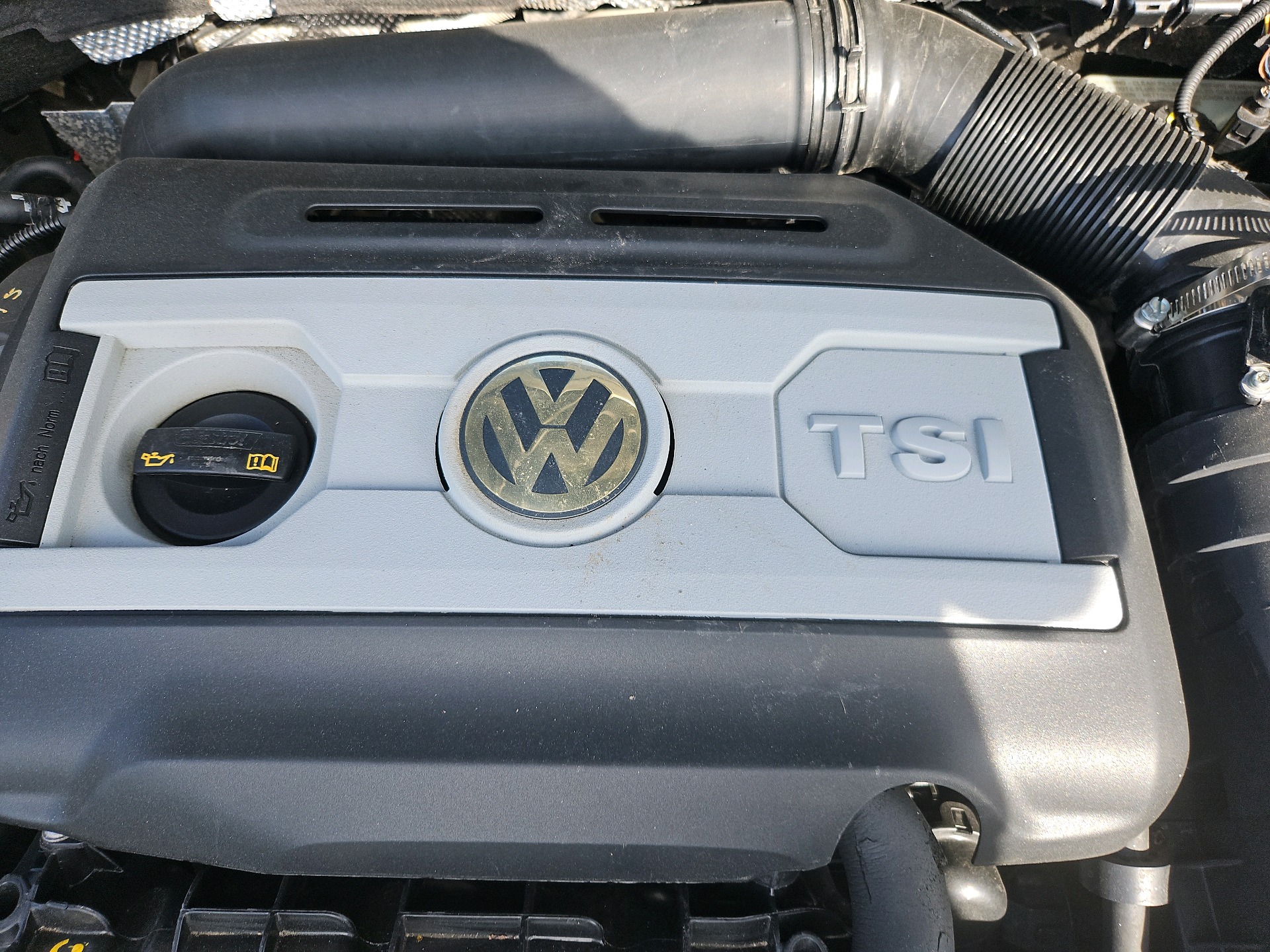 /automotionmotorsrvltd/2010-Volkswagen-PassatCC-3391819021375002.jpg