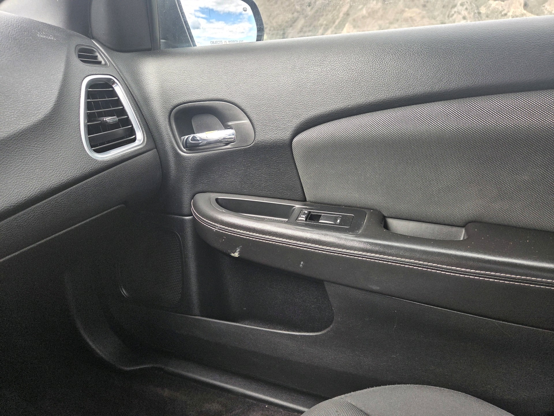 /automotionmotorsrvltd/2011-Dodge-Avenger-24139847766555822.jpg