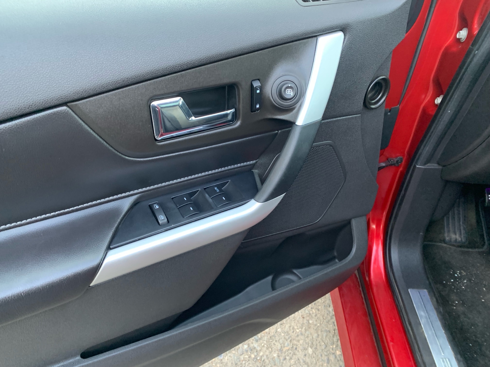 /automotionmotorsrvltd/2011-Ford-Edge-6581768244590229.jpg