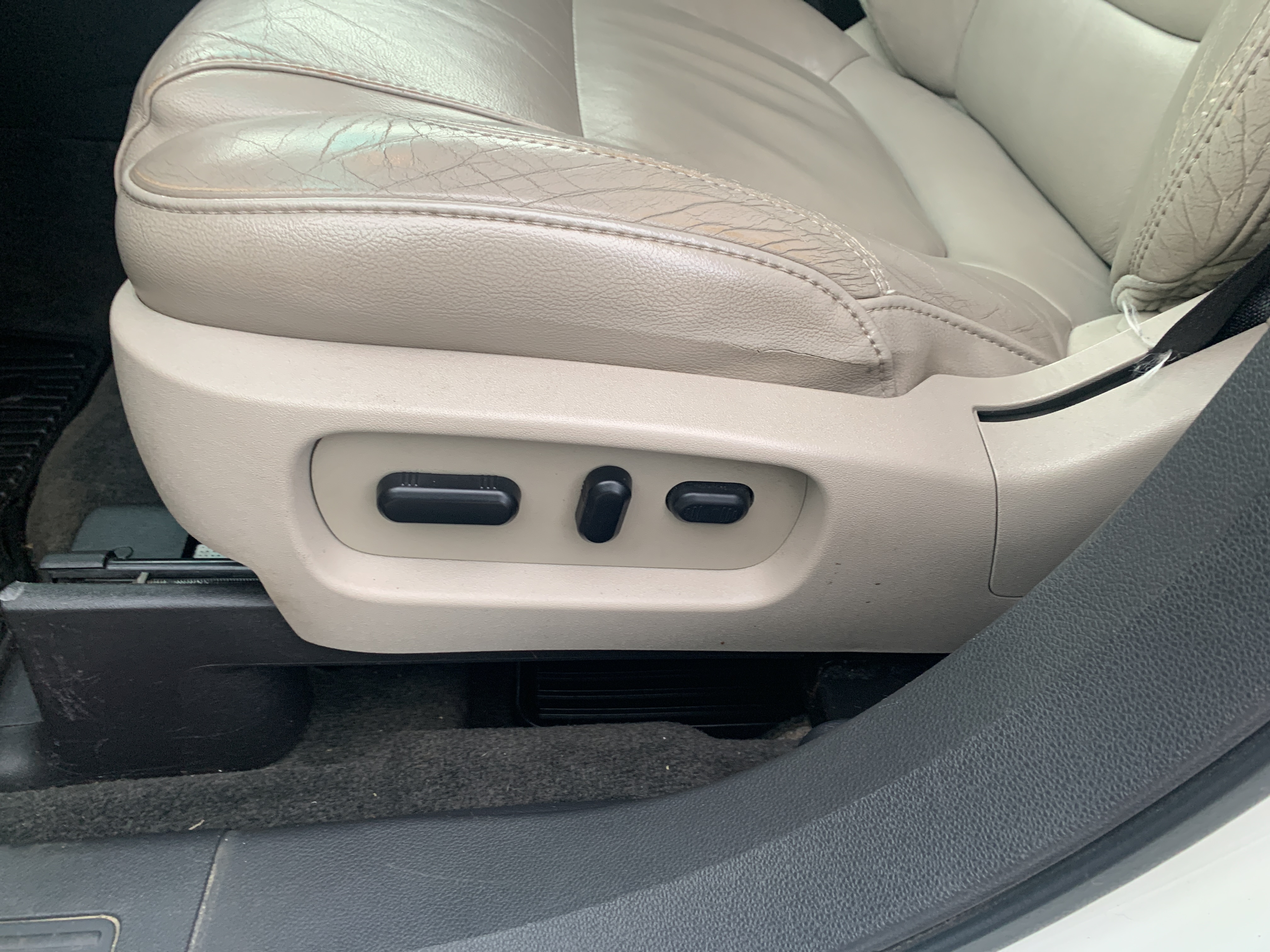 /automotionmotorsrvltd/2011-Ford-Explorer-2124956290585105.jpg