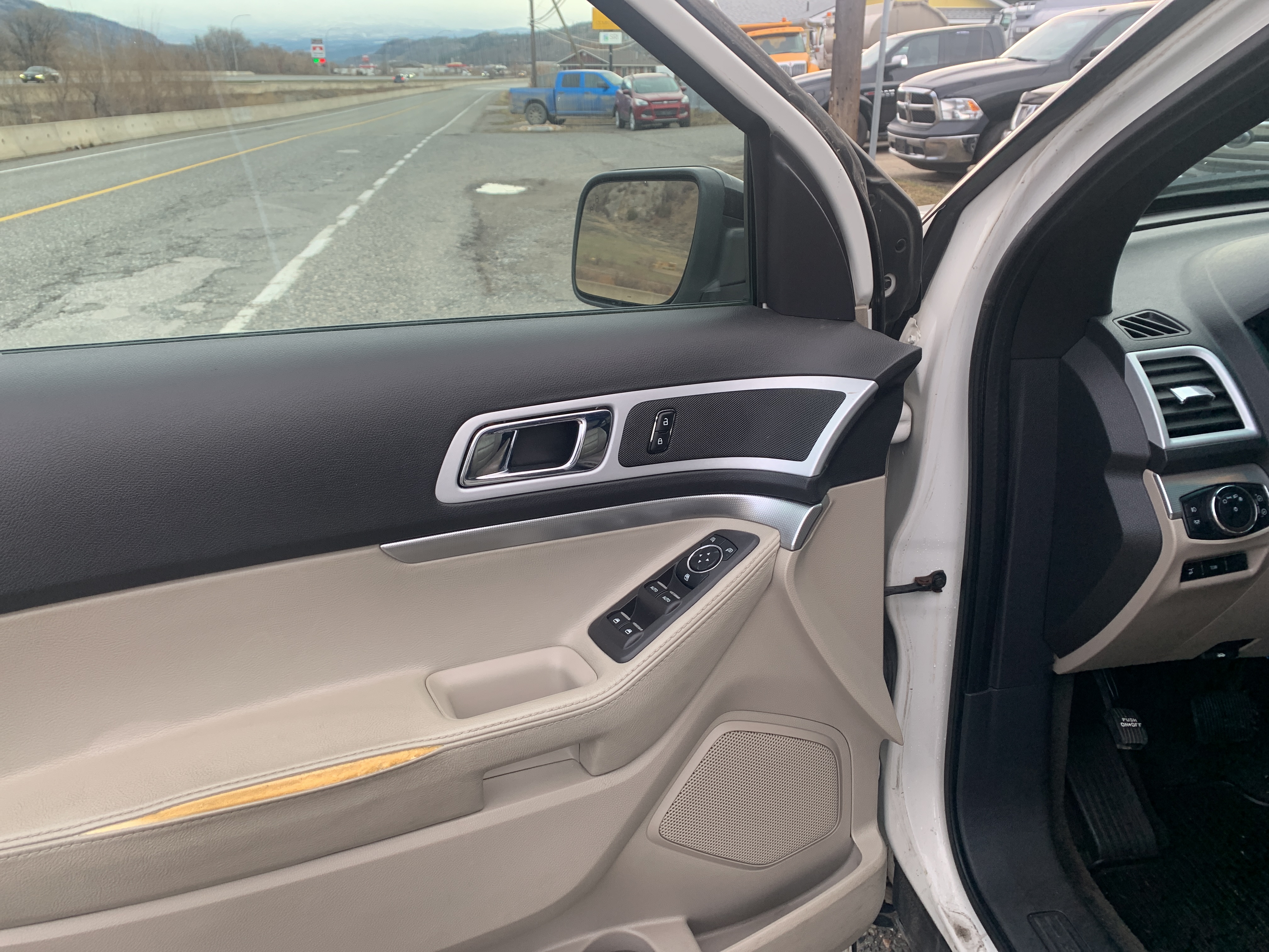 /automotionmotorsrvltd/2011-Ford-Explorer-9167306323097528.jpg
