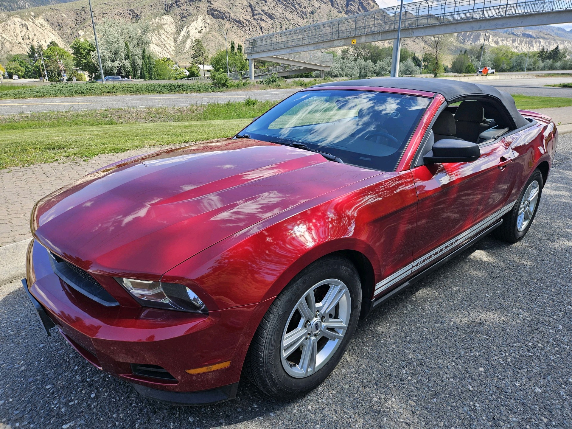 /automotionmotorsrvltd/2011-Ford-Mustang-1664632110780624.jpg