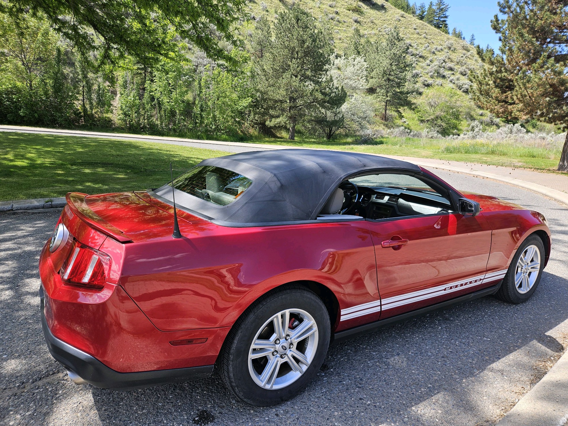 /automotionmotorsrvltd/2011-Ford-Mustang-6099632886146484.jpg