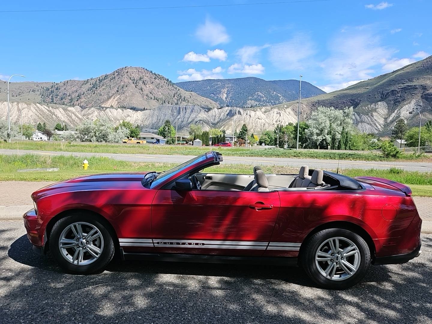 /automotionmotorsrvltd/2011-Ford-Mustang-6443678423481216.jpg