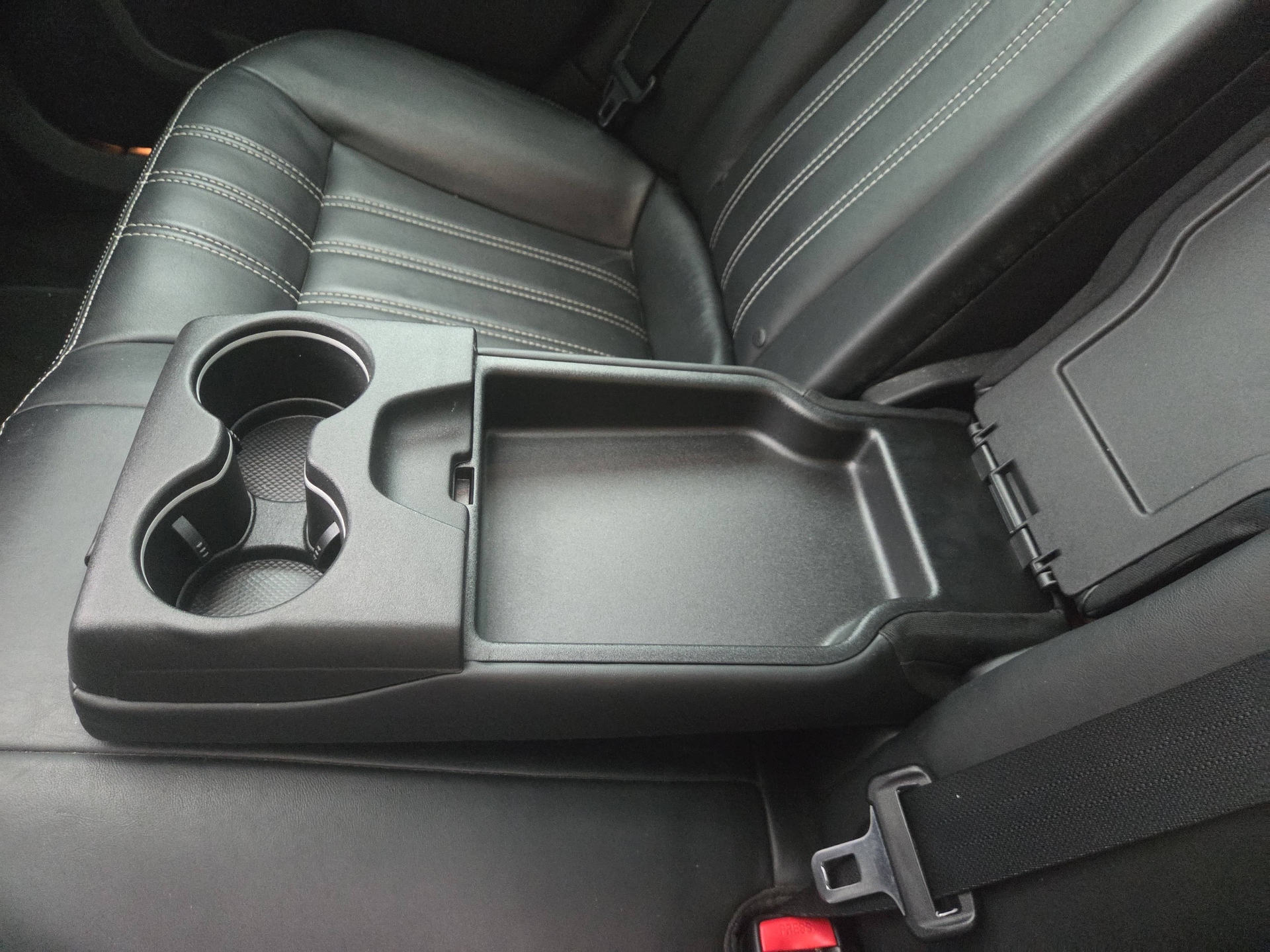 /automotionmotorsrvltd/2012-Chrysler-300-03156039571113789.jpg
