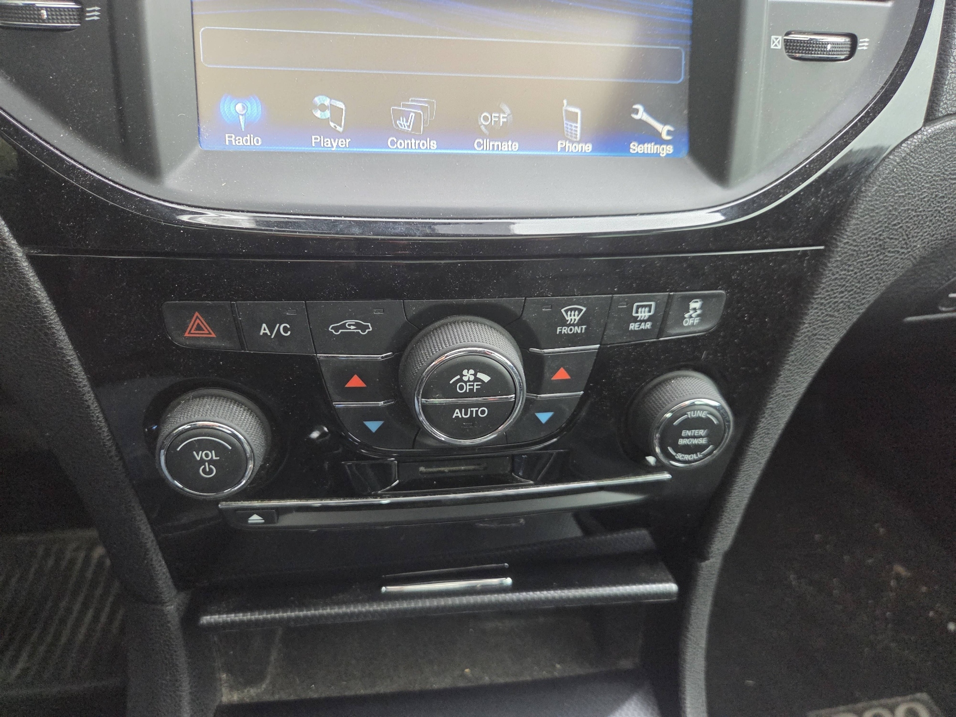/automotionmotorsrvltd/2012-Chrysler-300-14965672269142094.jpg