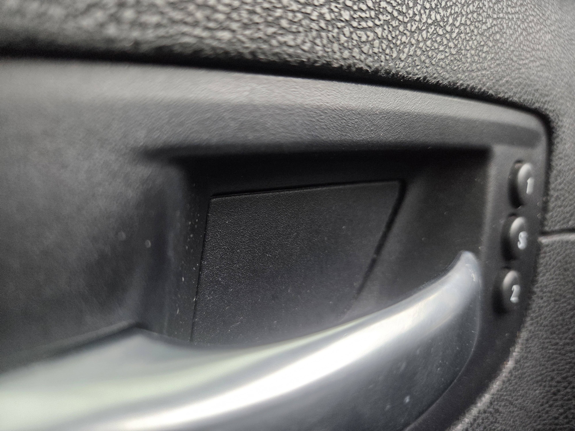 /automotionmotorsrvltd/2012-Chrysler-300-3057186239561127.jpg