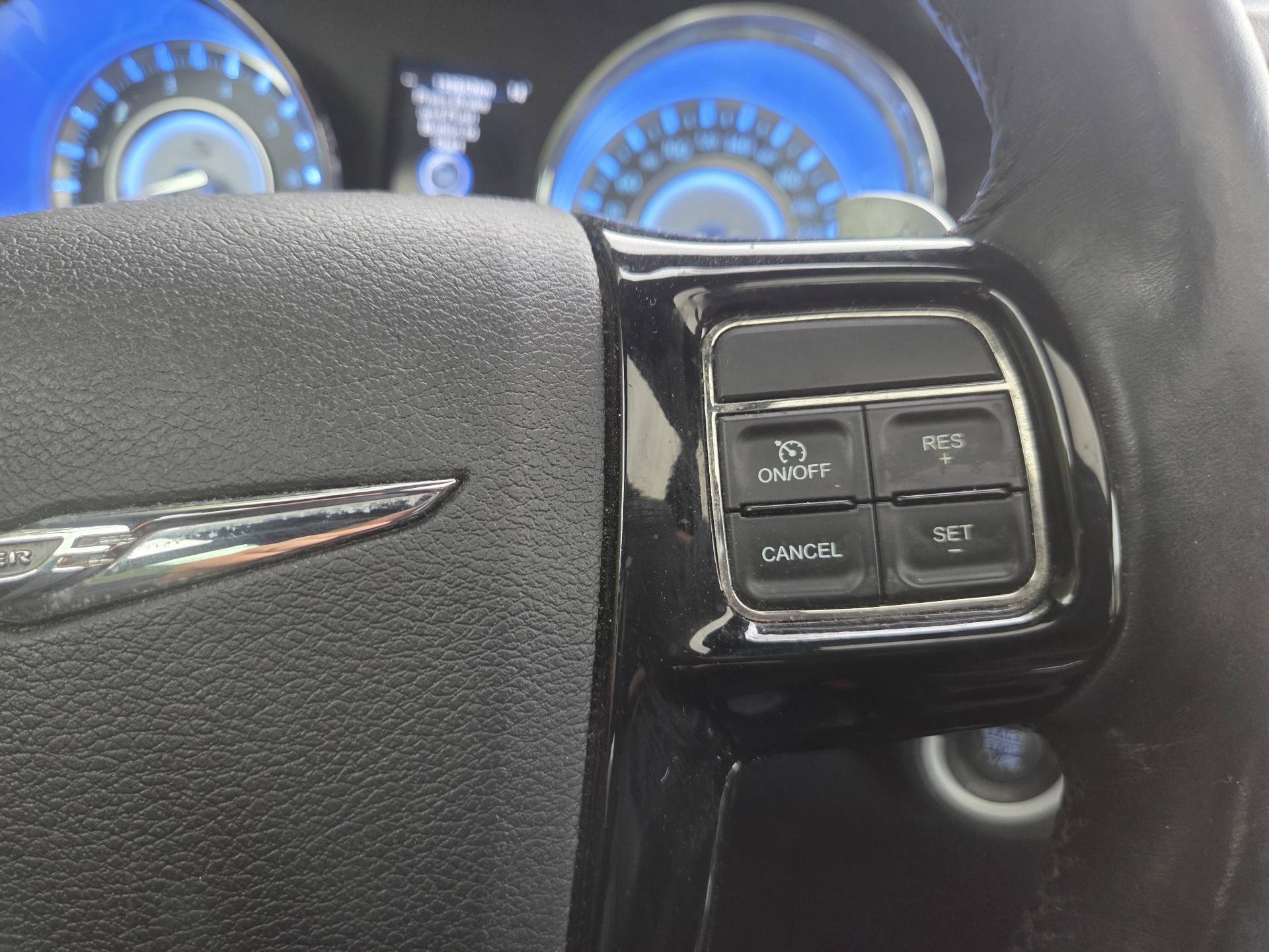 /automotionmotorsrvltd/2012-Chrysler-300-34550592297065363.jpg